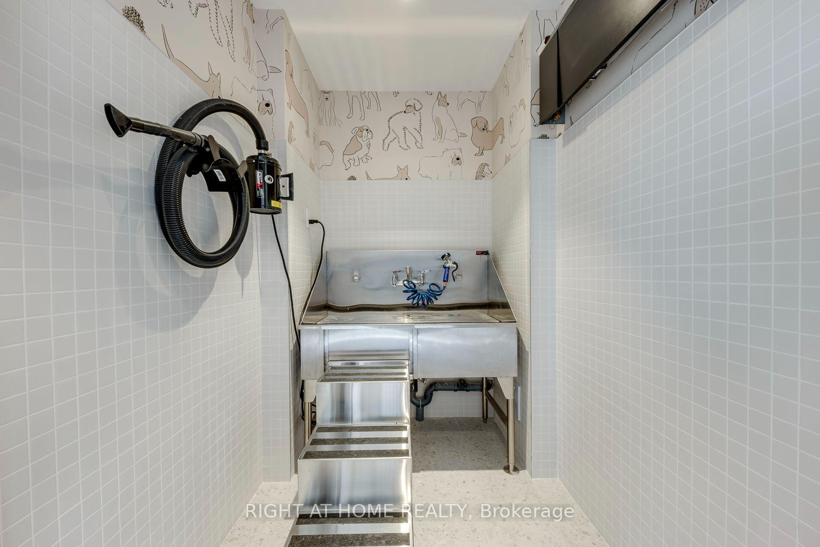 Photo 29 of 3008 William Cutmore Boulevard, Oakville, Joshua Meadows — HOMEH