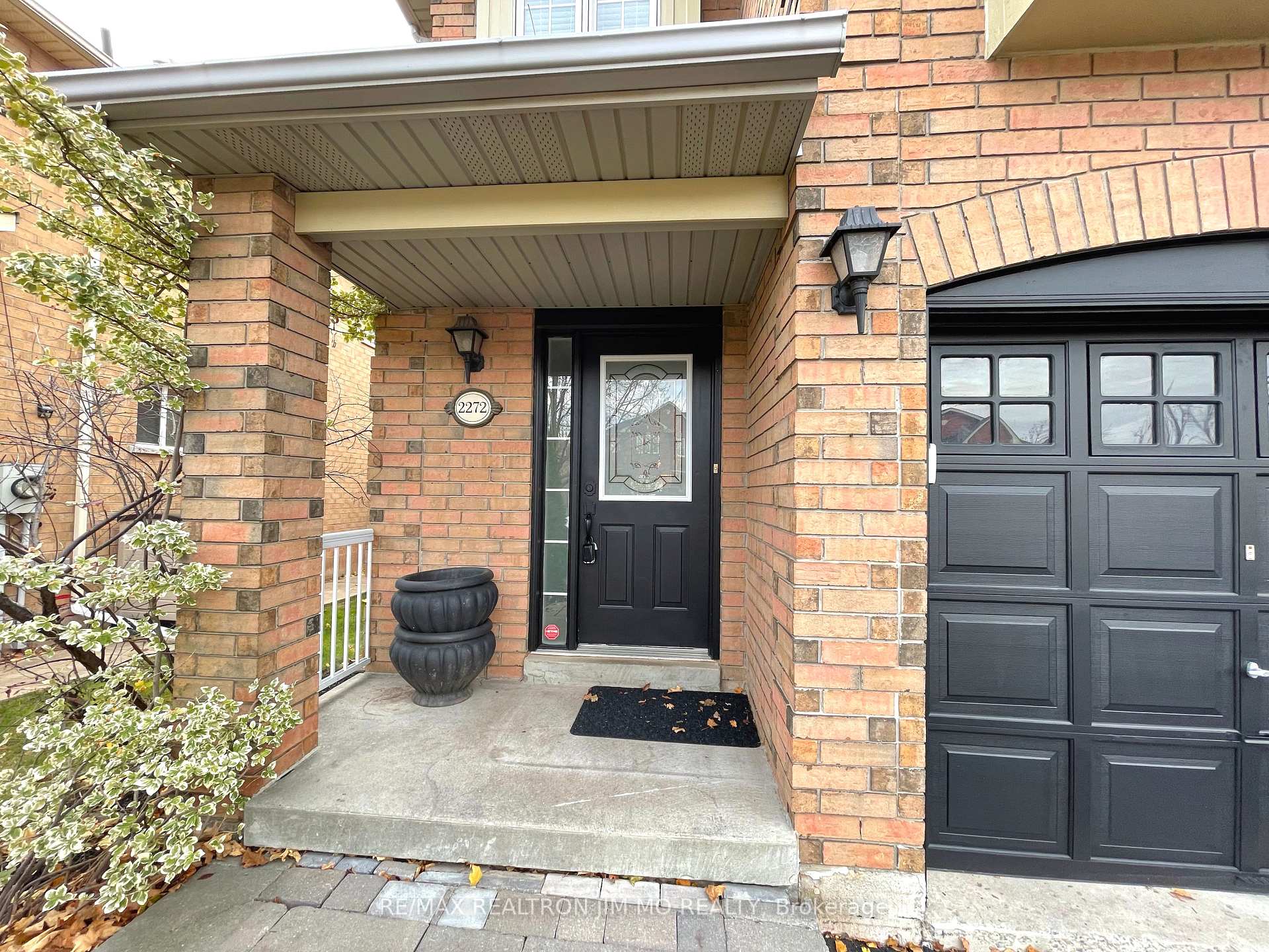 Photo 2 of 2272 Hummingbird Way, Oakville, West Oak Trails — HOMEH