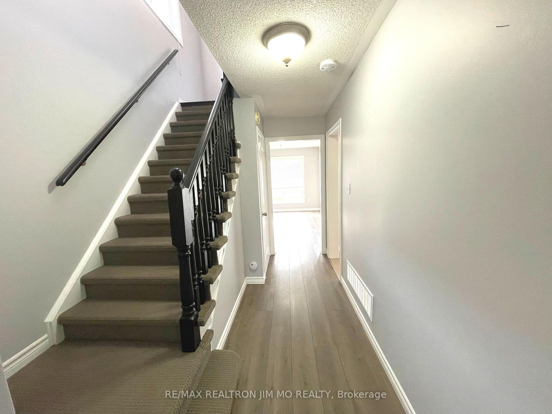 Photo 3 of 2272 Hummingbird Way, Oakville, West Oak Trails — HOMEH