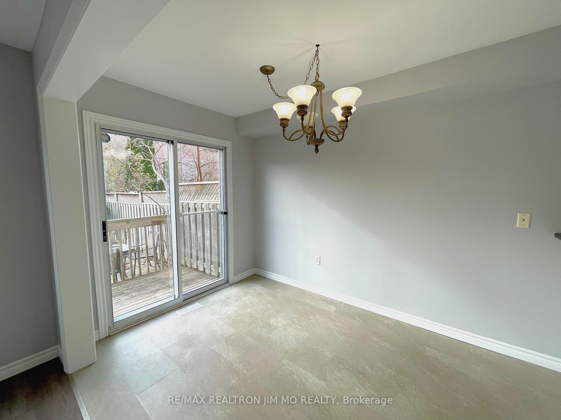 Photo 9 of 2272 Hummingbird Way, Oakville, West Oak Trails — HOMEH