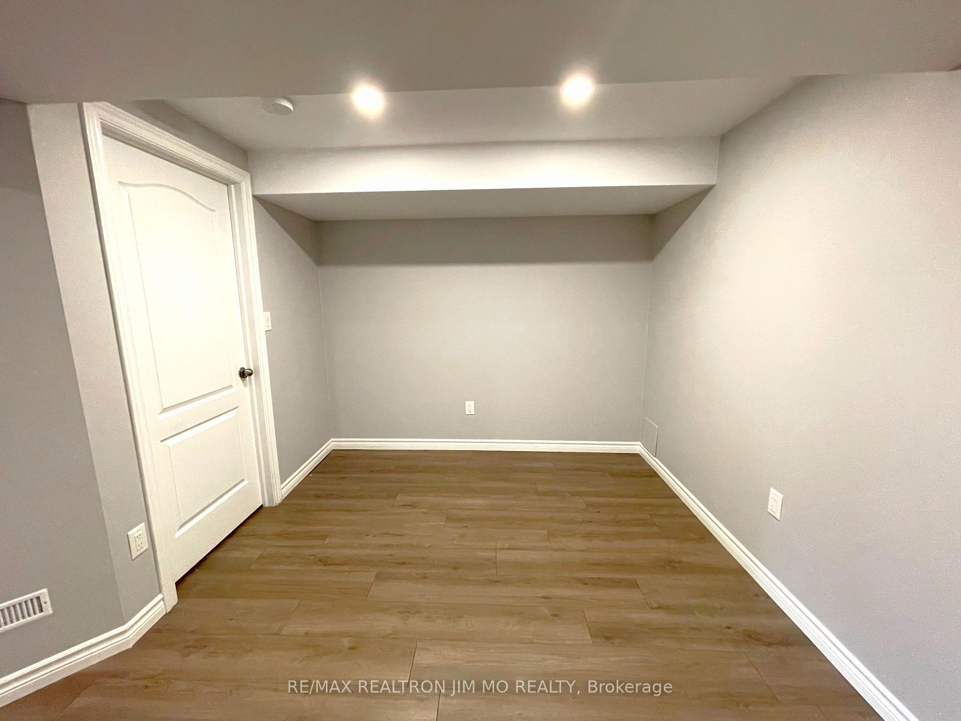 Photo 18 of 2272 Hummingbird Way, Oakville, West Oak Trails — HOMEH