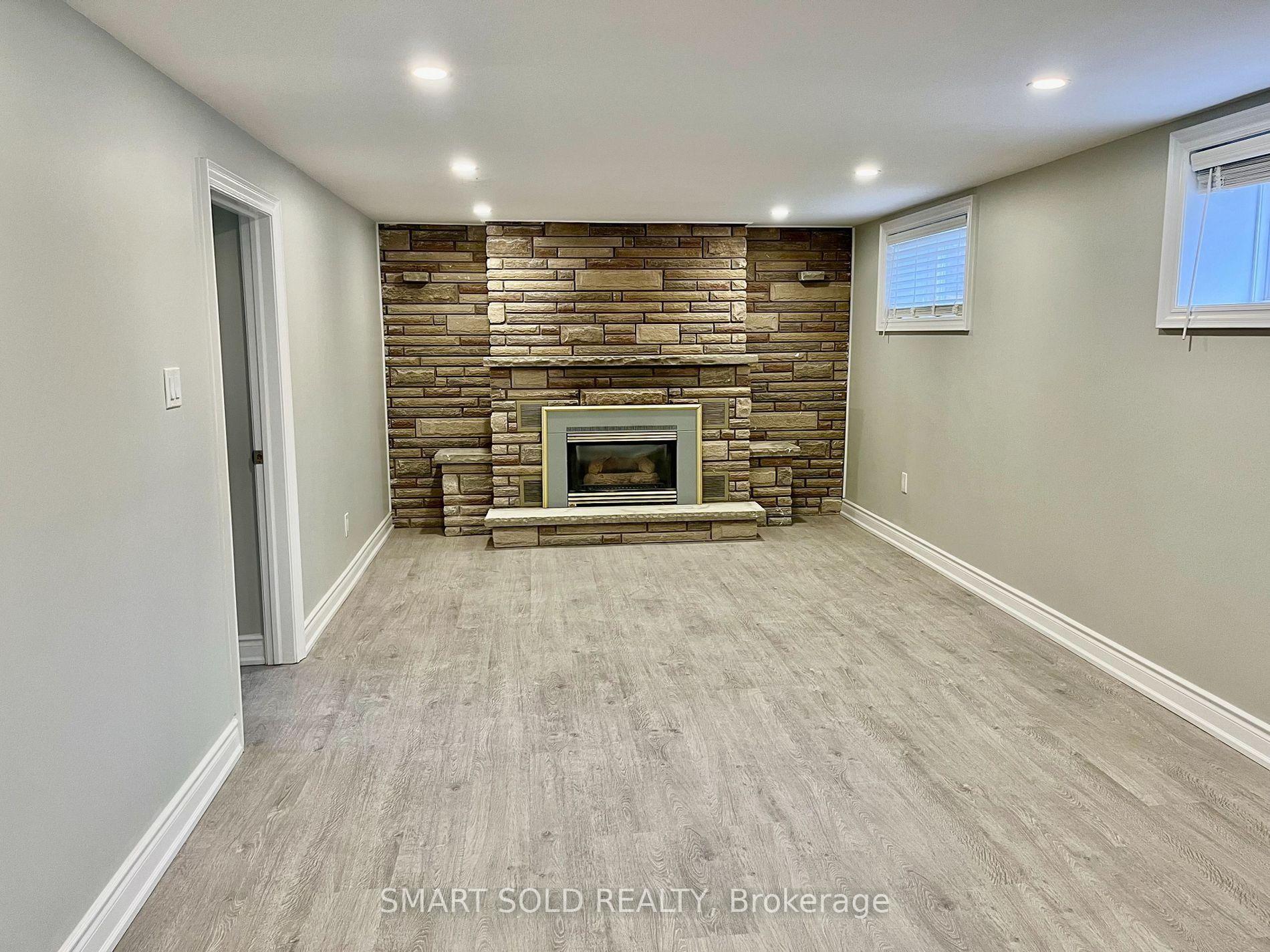 Front of Unit Lower, 52 Monkswood Crescent