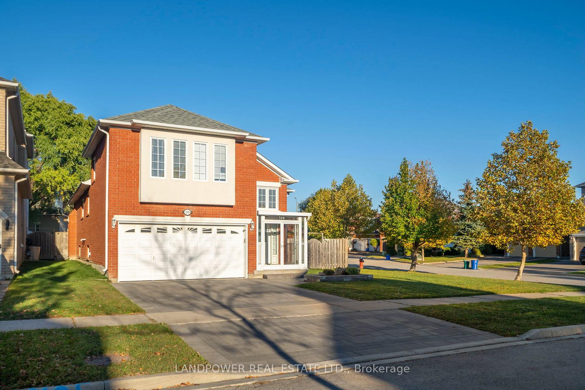 Photo 4 of 109 Melbourne Drive, Richmond Hill, Rouge Woods — HOMEH