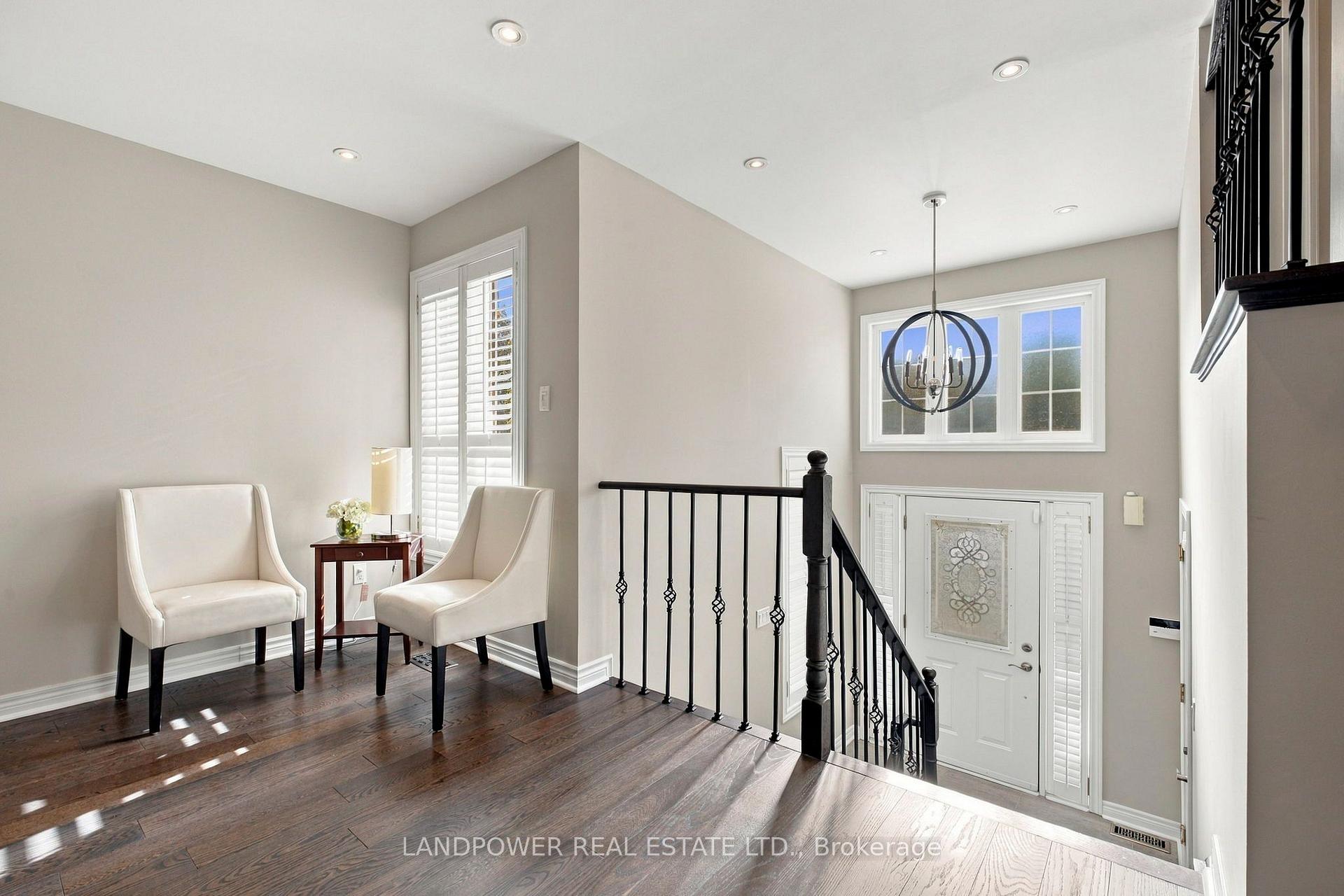 Photo 9 of 109 Melbourne Drive, Richmond Hill, Rouge Woods — HOMEH