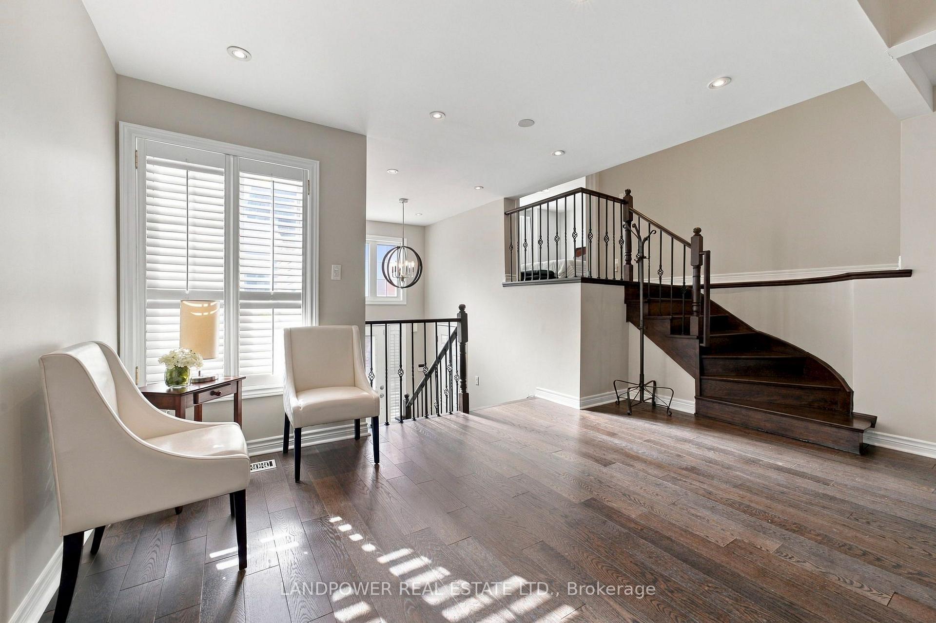 Photo 10 of 109 Melbourne Drive, Richmond Hill, Rouge Woods — HOMEH
