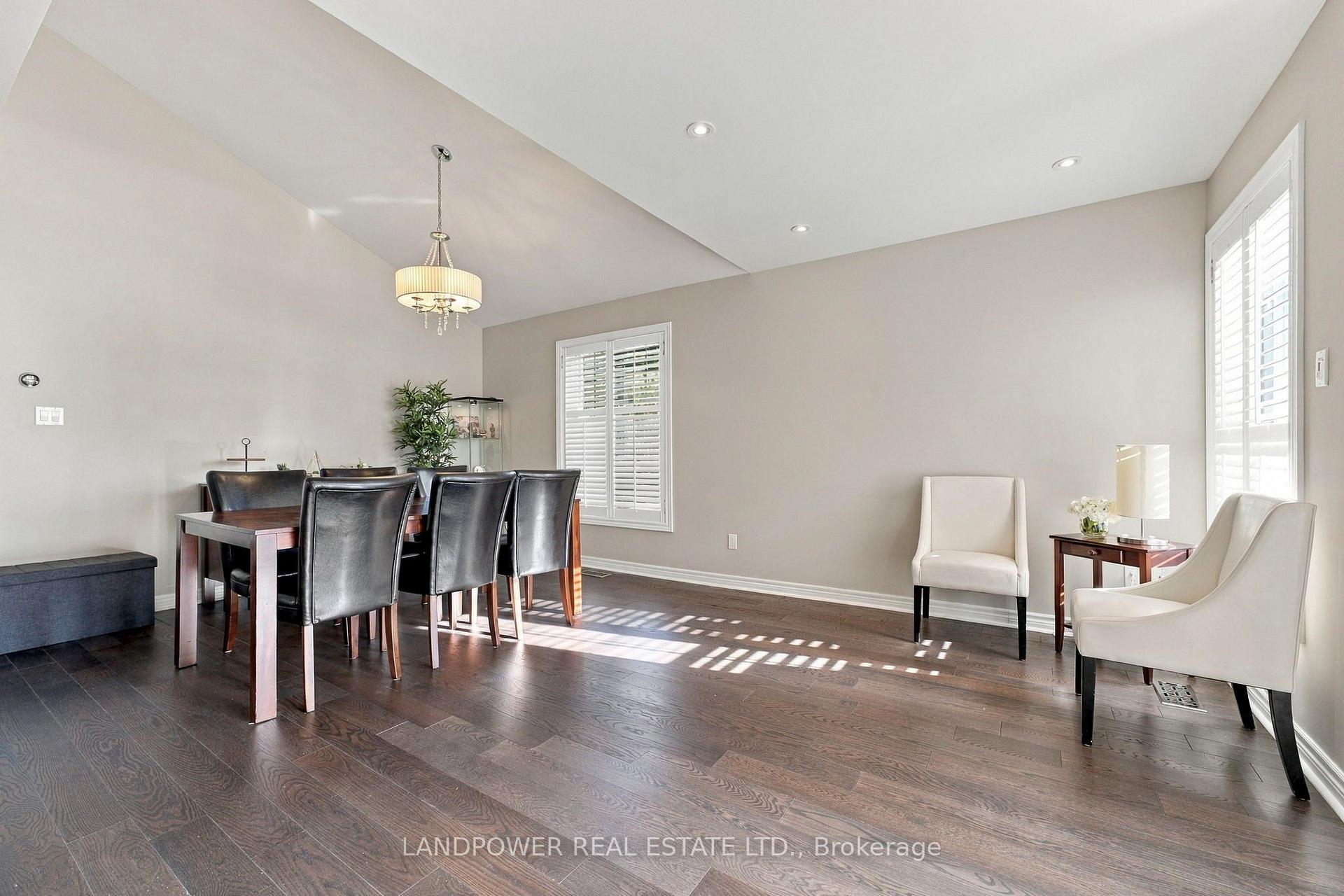 Photo 11 of 109 Melbourne Drive, Richmond Hill, Rouge Woods — HOMEH