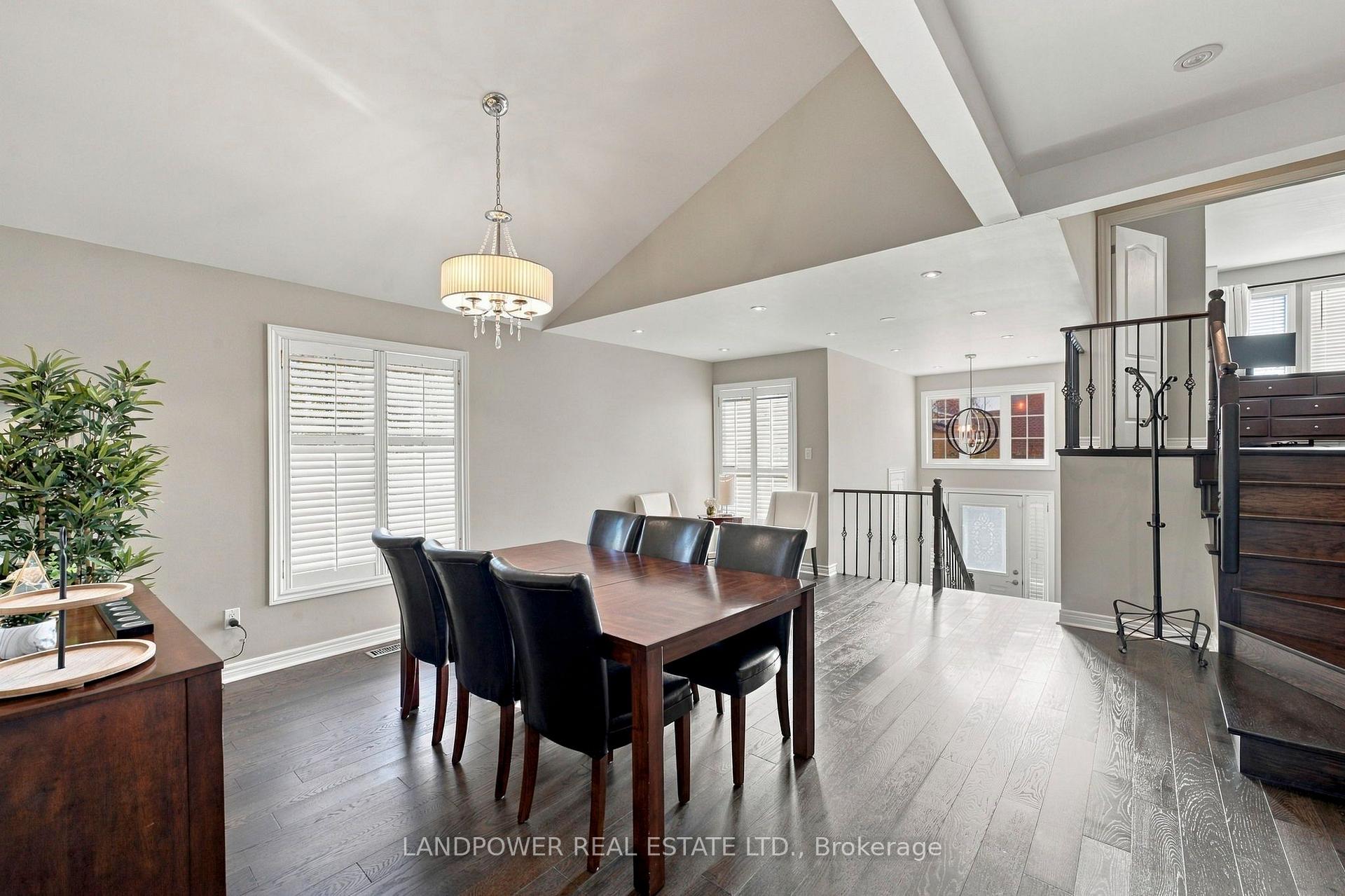 Photo 13 of 109 Melbourne Drive, Richmond Hill, Rouge Woods — HOMEH