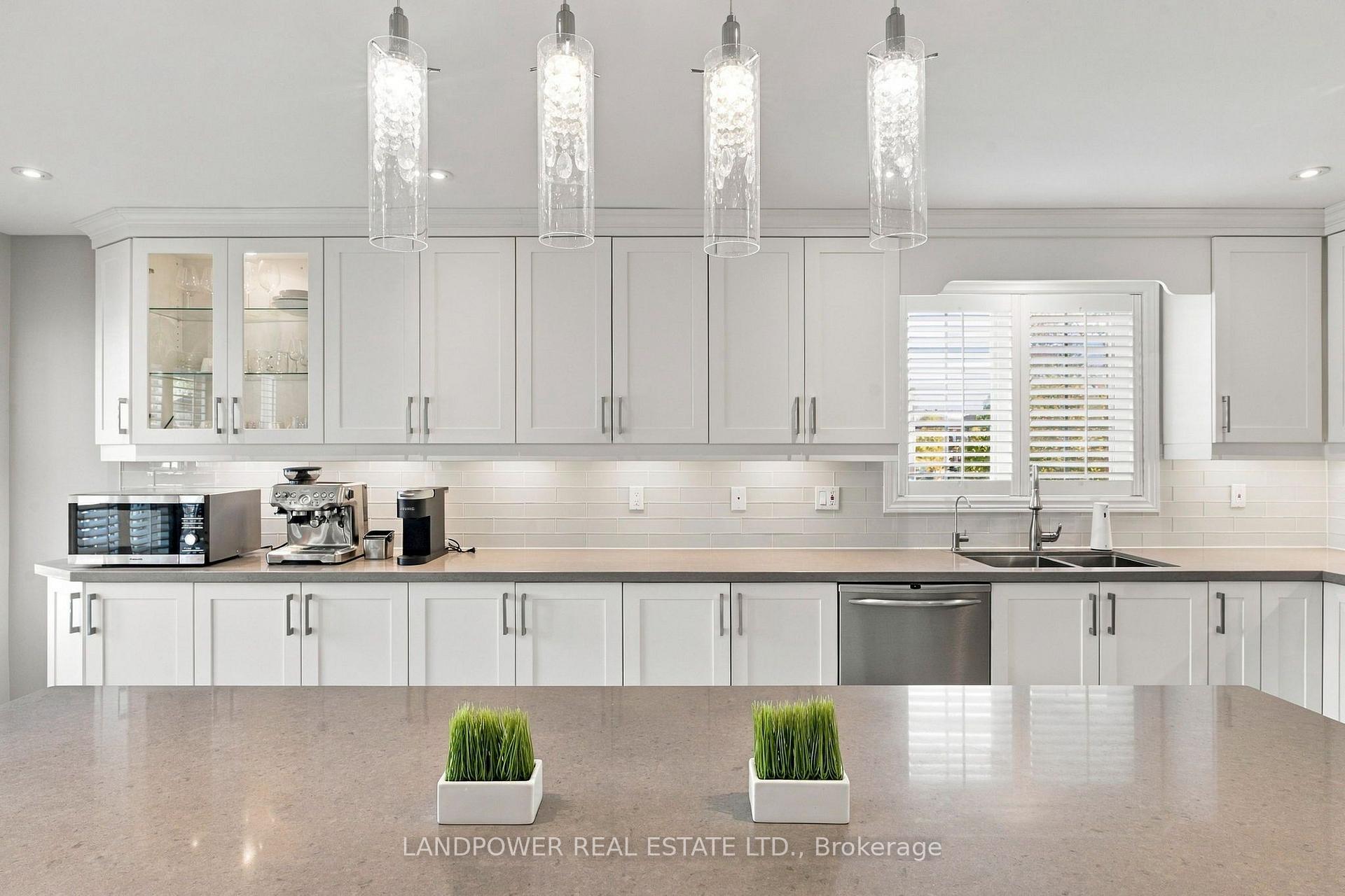 Photo 16 of 109 Melbourne Drive, Richmond Hill, Rouge Woods — HOMEH