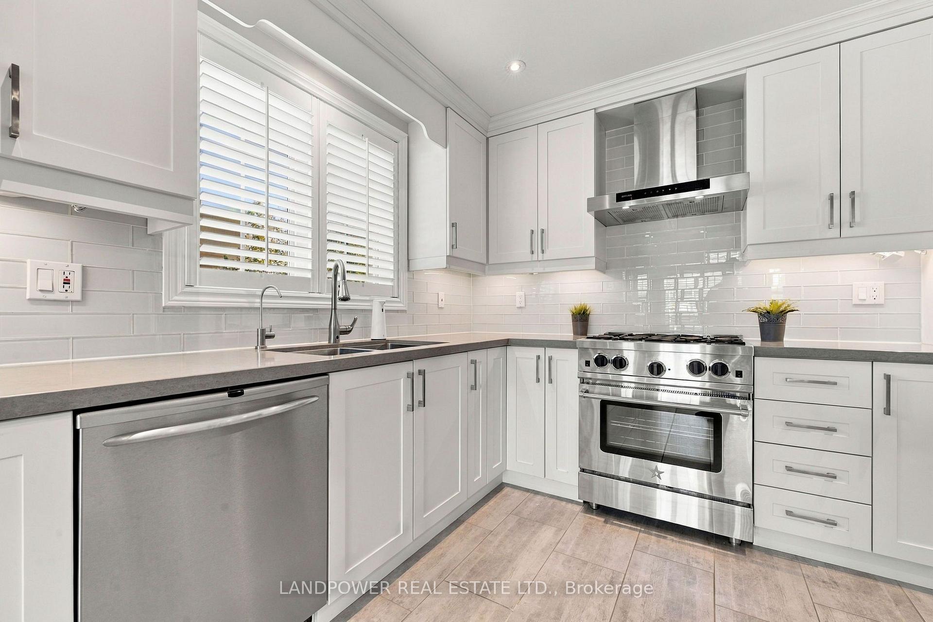 Photo 19 of 109 Melbourne Drive, Richmond Hill, Rouge Woods — HOMEH