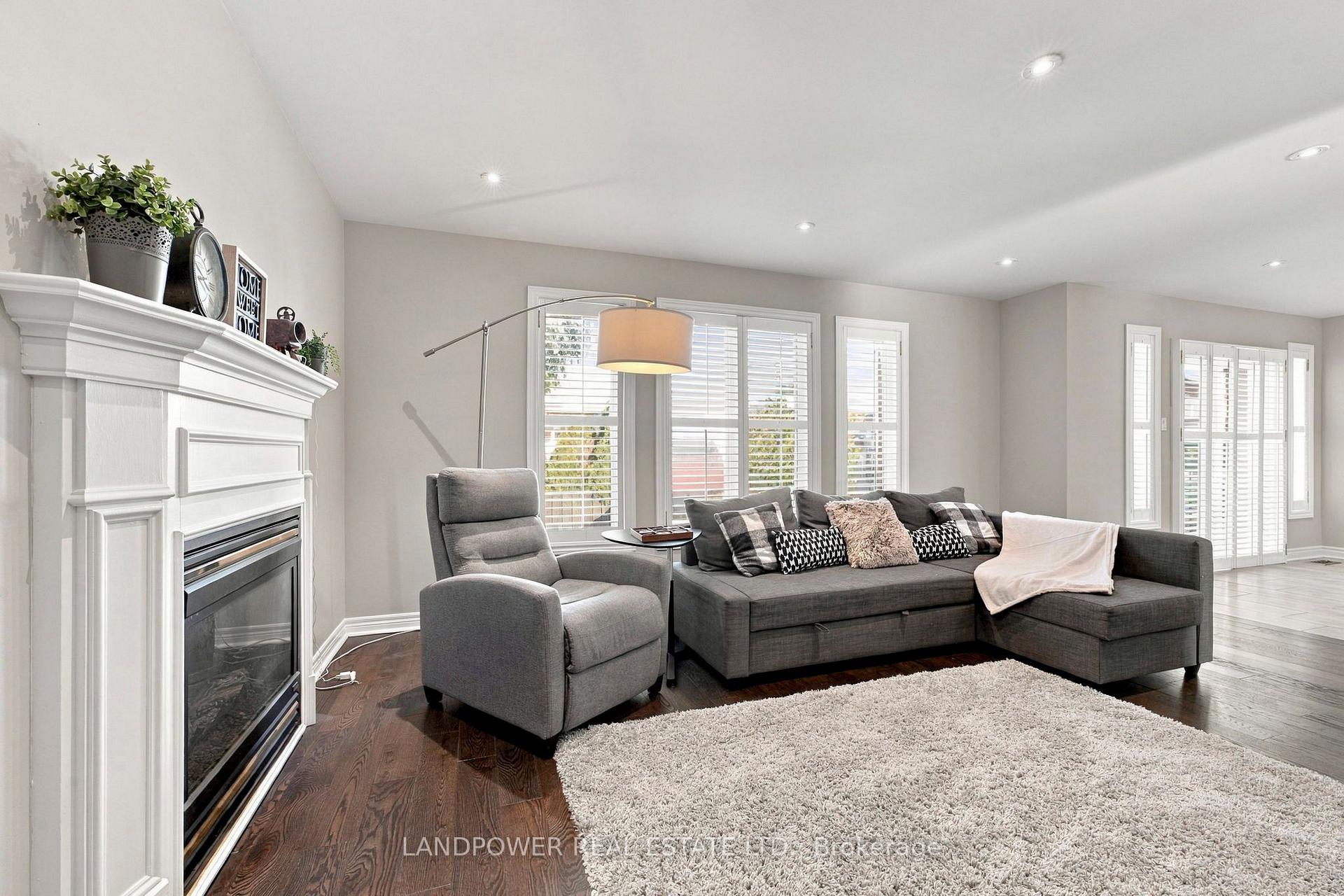 Photo 23 of 109 Melbourne Drive, Richmond Hill, Rouge Woods — HOMEH