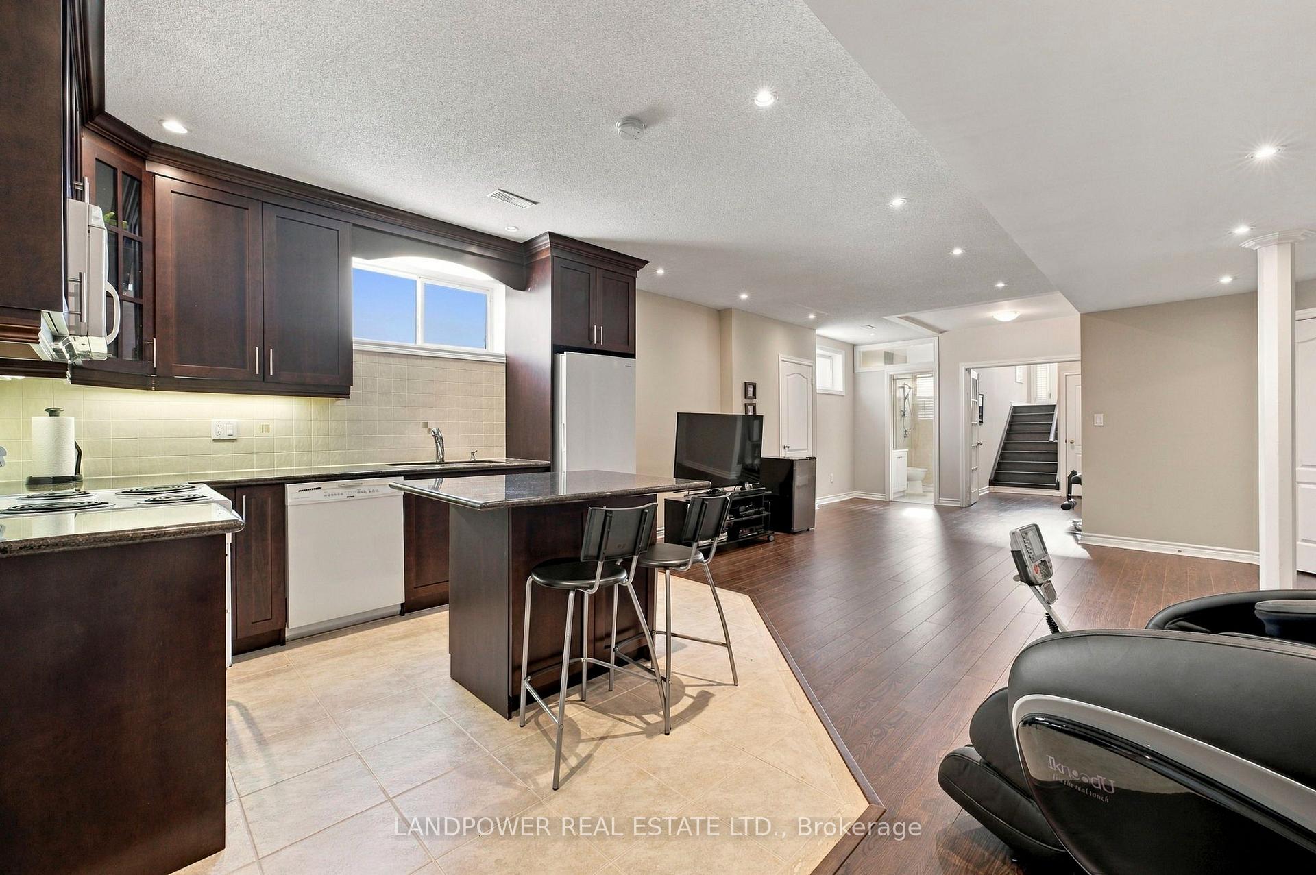 Photo 40 of 109 Melbourne Drive, Richmond Hill, Rouge Woods — HOMEH