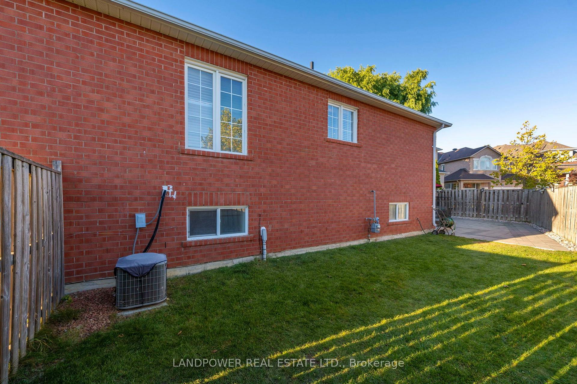 Photo 43 of 109 Melbourne Drive, Richmond Hill, Rouge Woods — HOMEH