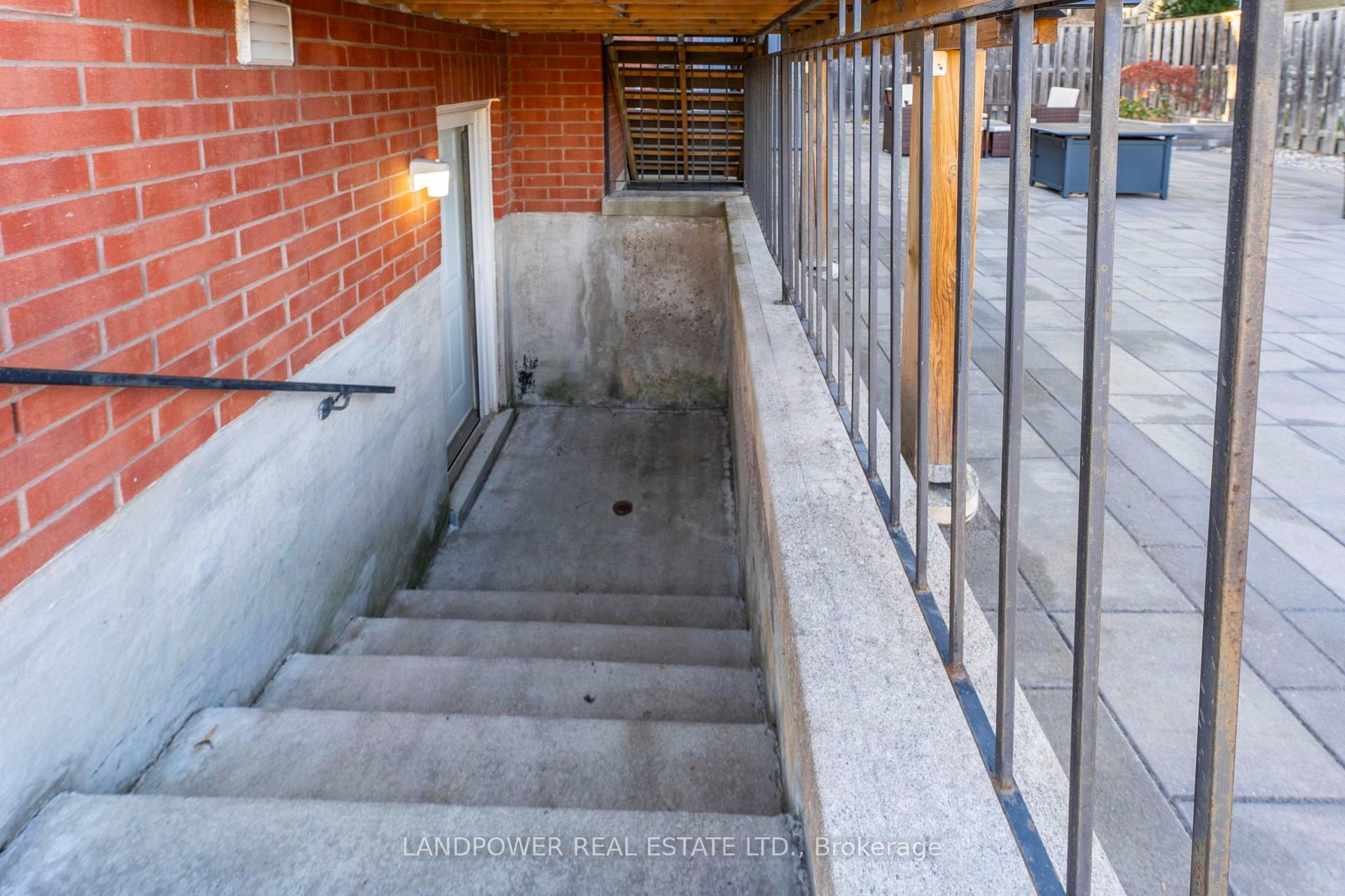 Photo 44 of 109 Melbourne Drive, Richmond Hill, Rouge Woods — HOMEH