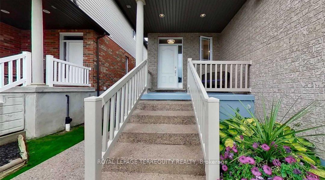 Photo 2 of 405 Westcroft Drive, Waterloo, Westvale — HOMEH
