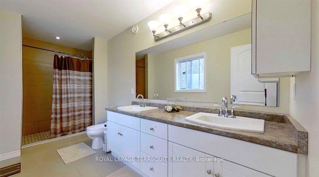 Photo 12 of 405 Westcroft Drive, Waterloo, Westvale — HOMEH