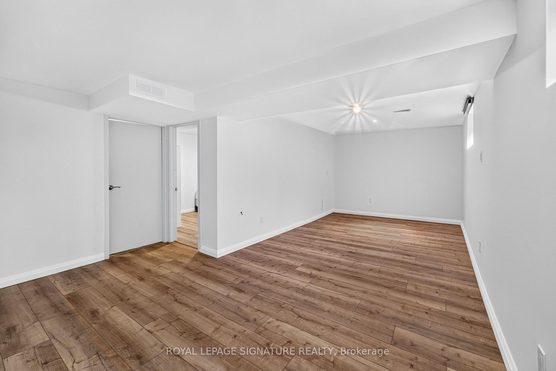Photo 3 of Unit Lower, 1 Banquo Road, Markham, Royal Orchard — HOMEH