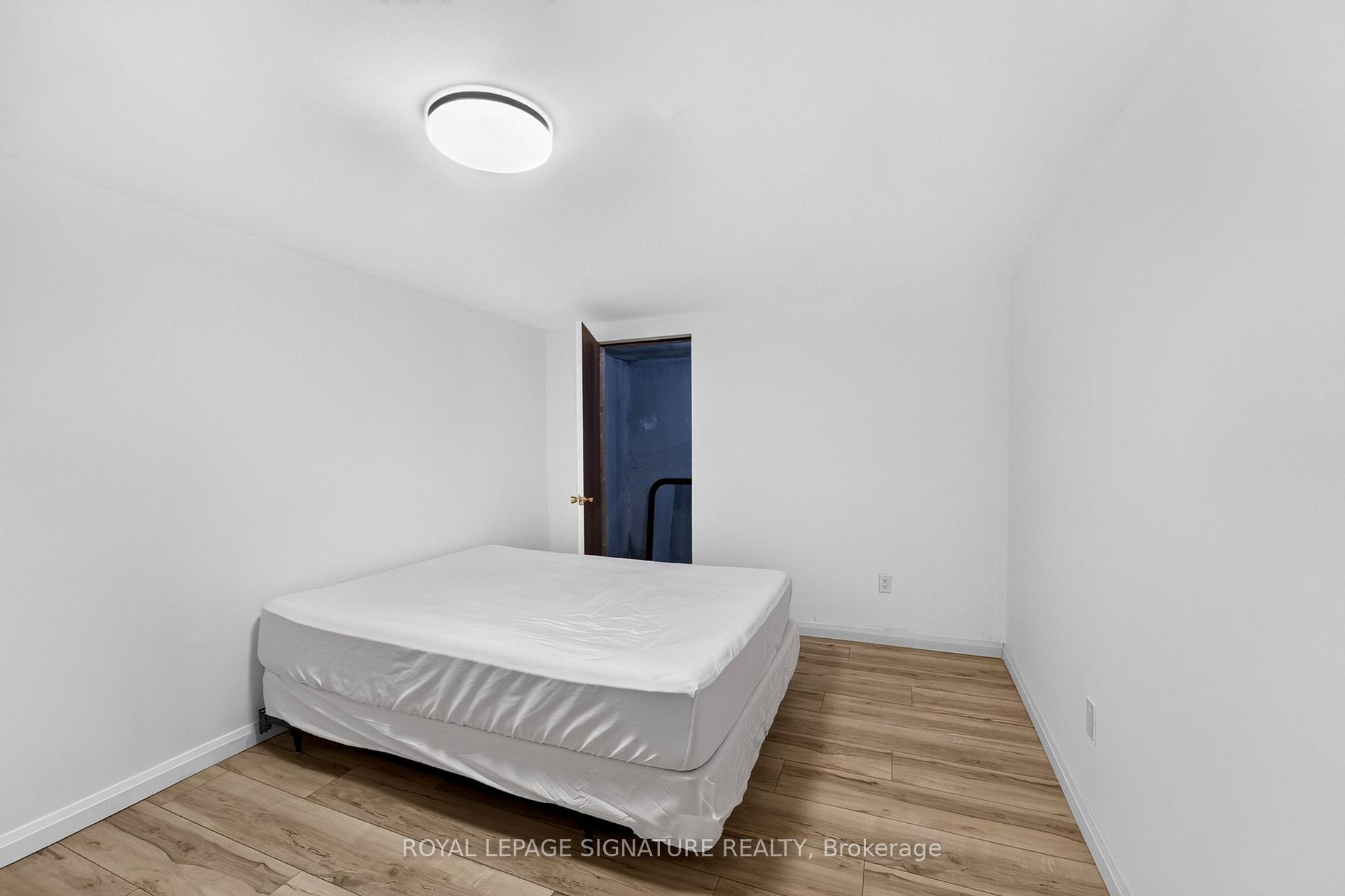 Photo 4 of Unit Lower, 1 Banquo Road, Markham, Royal Orchard — HOMEH