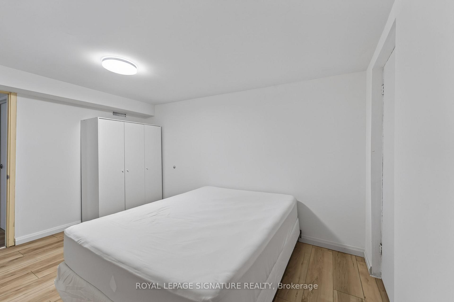 Photo 6 of Unit Lower, 1 Banquo Road, Markham, Royal Orchard — HOMEH