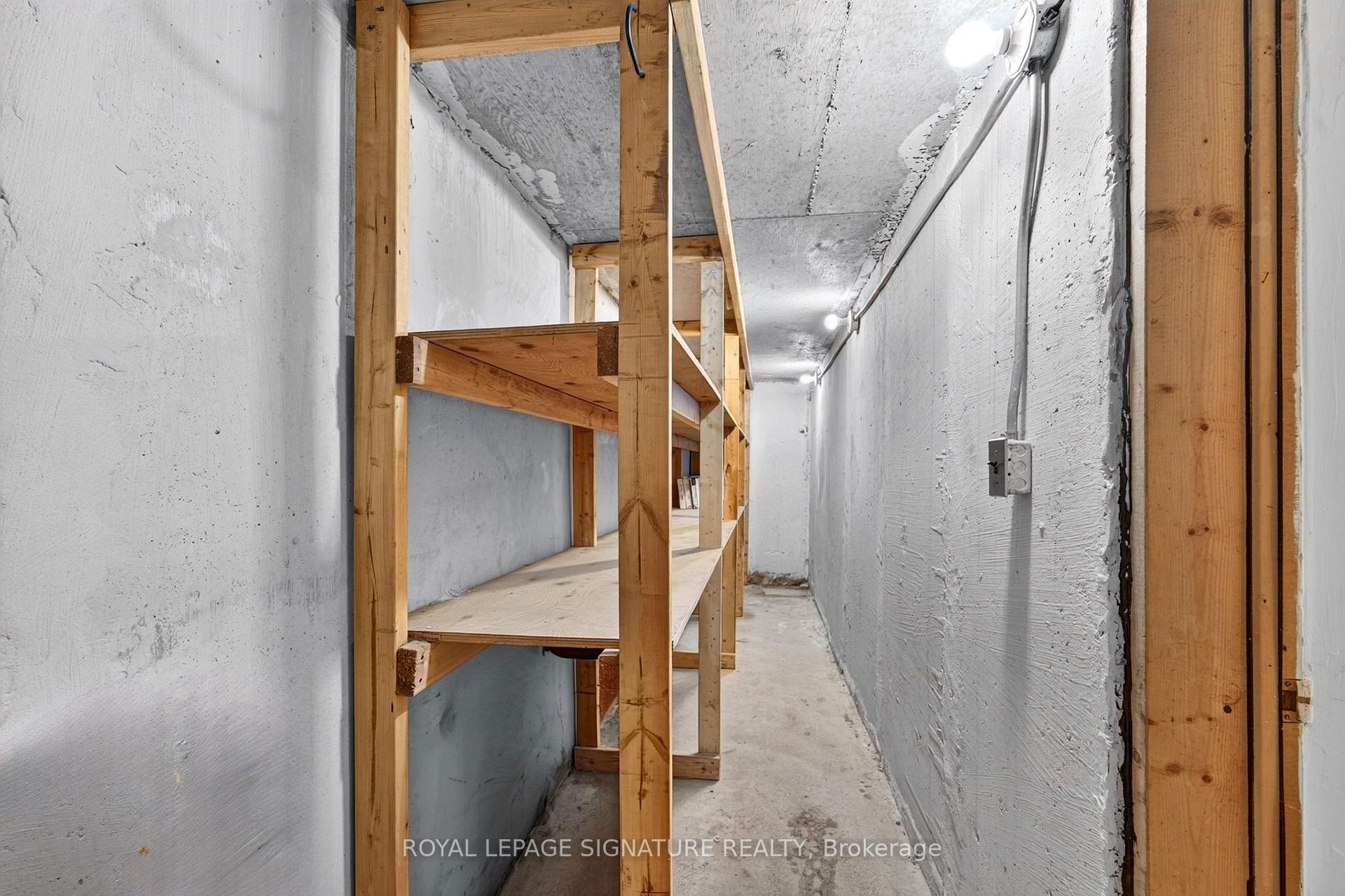 Photo 7 of Unit Lower, 1 Banquo Road, Markham, Royal Orchard — HOMEH