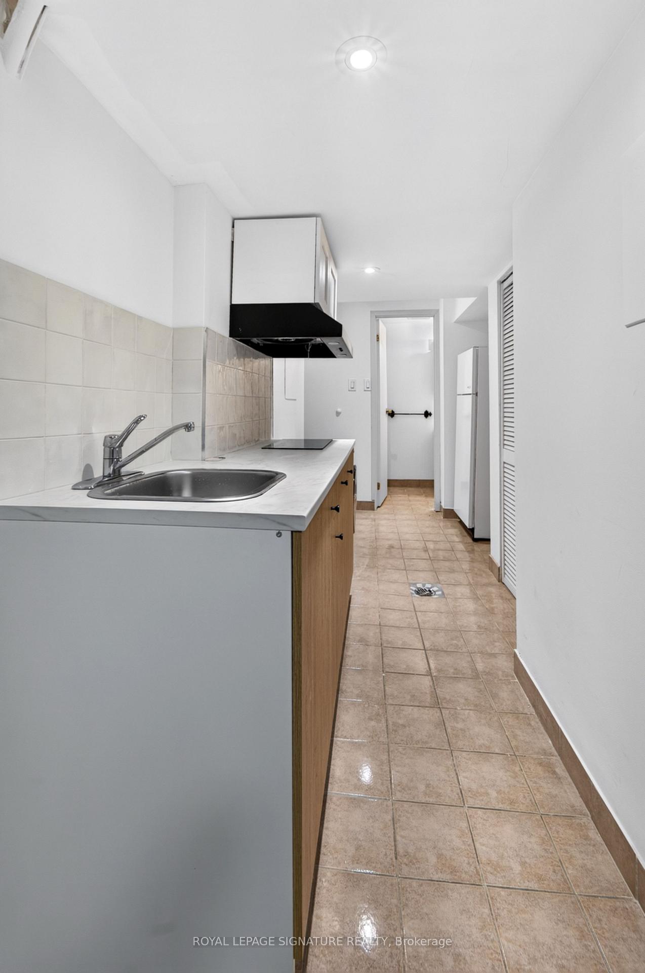 Photo 11 of Unit Lower, 1 Banquo Road, Markham, Royal Orchard — HOMEH
