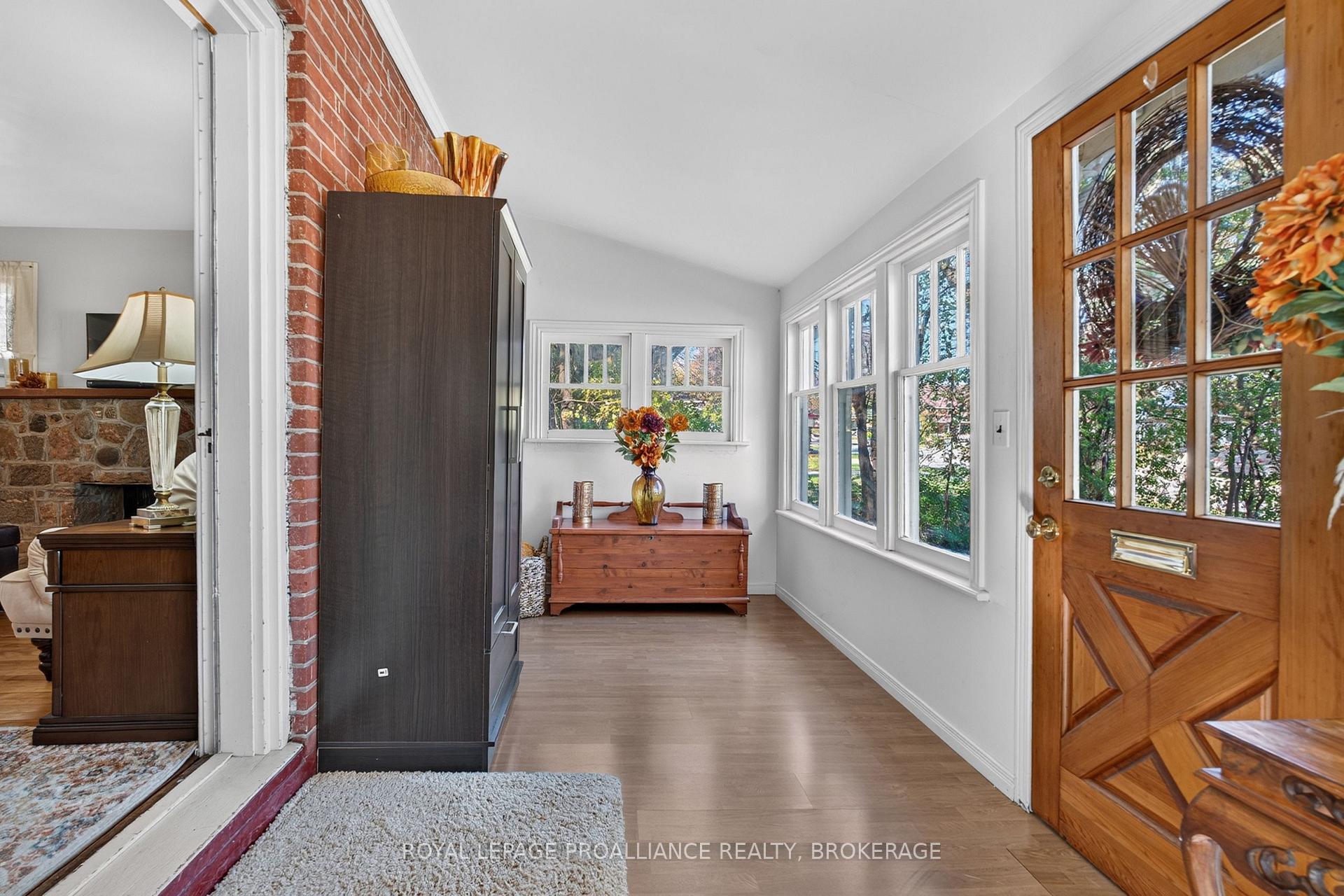 Photo 6 of 548 Division Street, Kingston, East of Sir John A. Blvd — HOMEH
