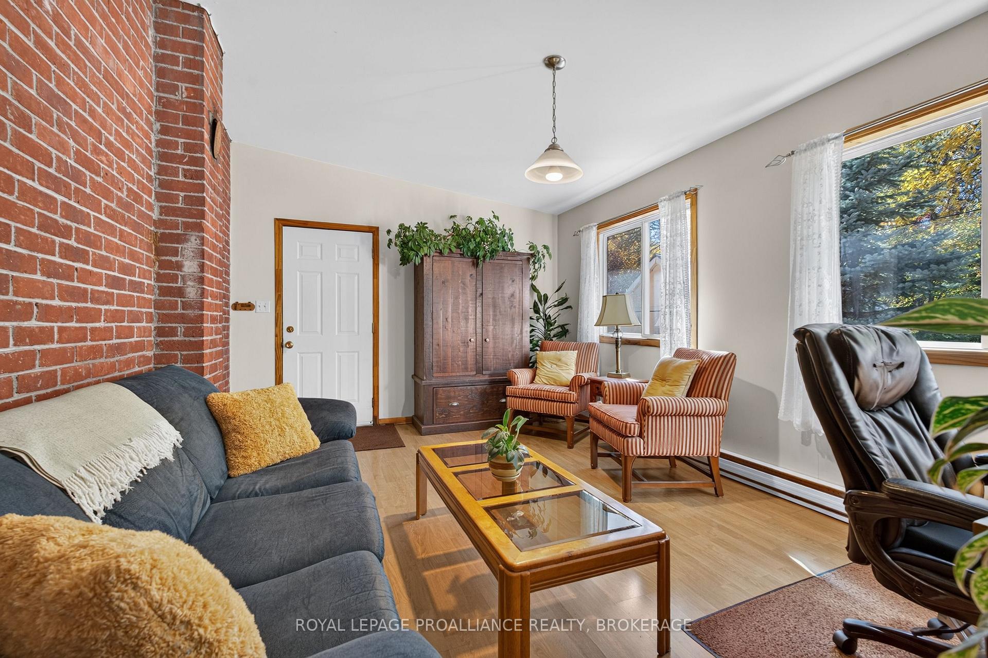 Photo 19 of 548 Division Street, Kingston, East of Sir John A. Blvd — HOMEH