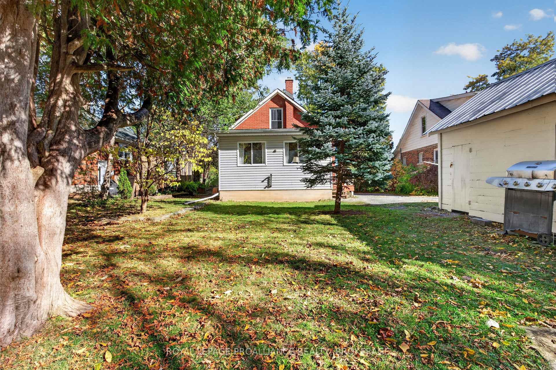 Photo 29 of 548 Division Street, Kingston, East of Sir John A. Blvd — HOMEH