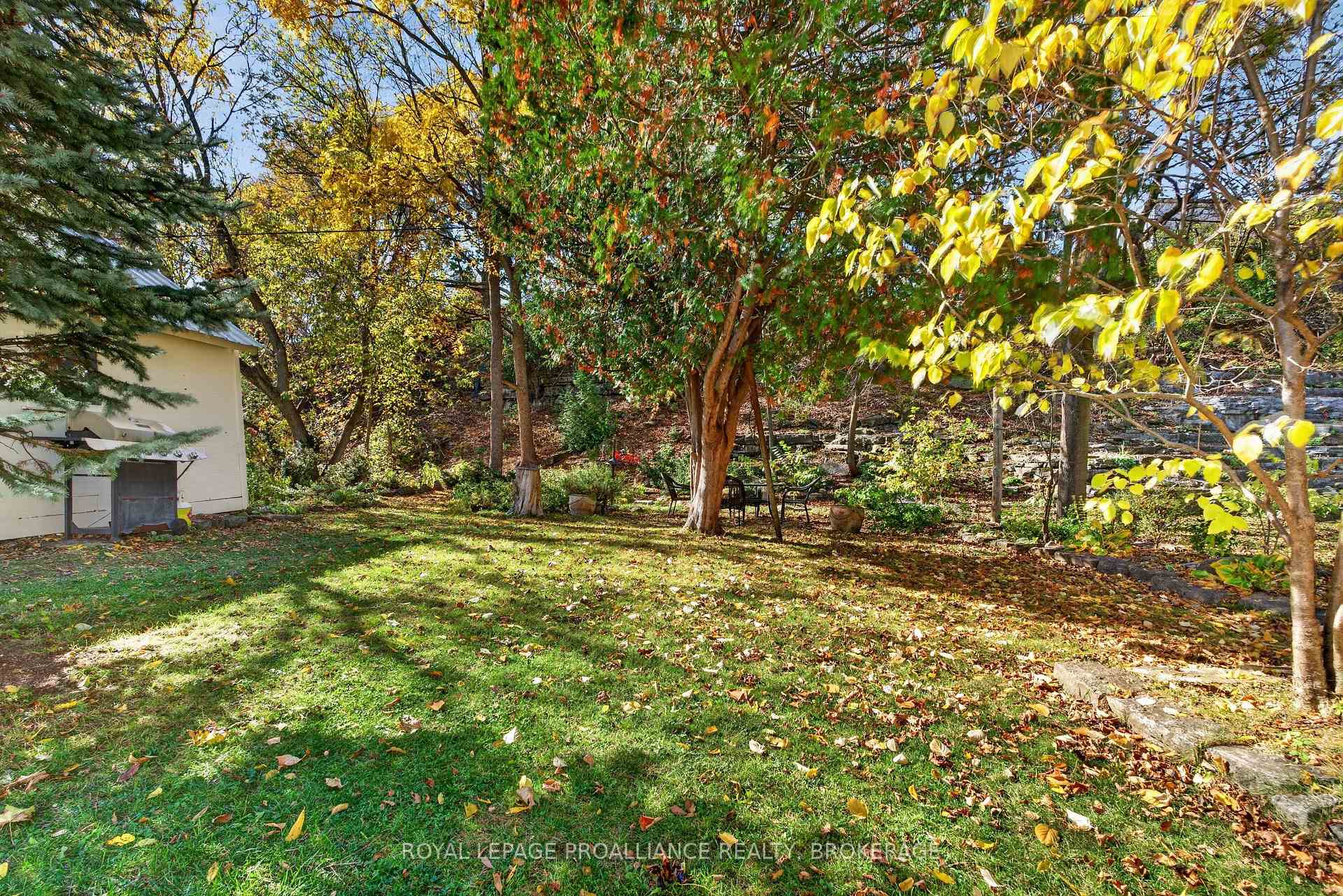 Photo 32 of 548 Division Street, Kingston, East of Sir John A. Blvd — HOMEH