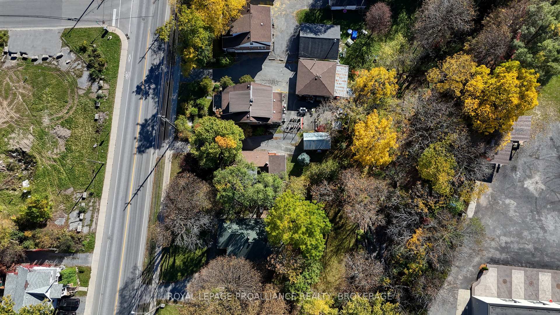 Photo 43 of 548 Division Street, Kingston, East of Sir John A. Blvd — HOMEH