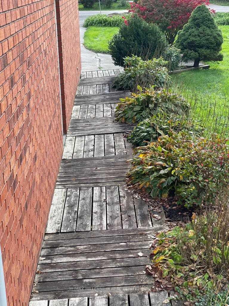 Photo 8 of 546 Evans Road, Hamilton, Waterdown — HOMEH