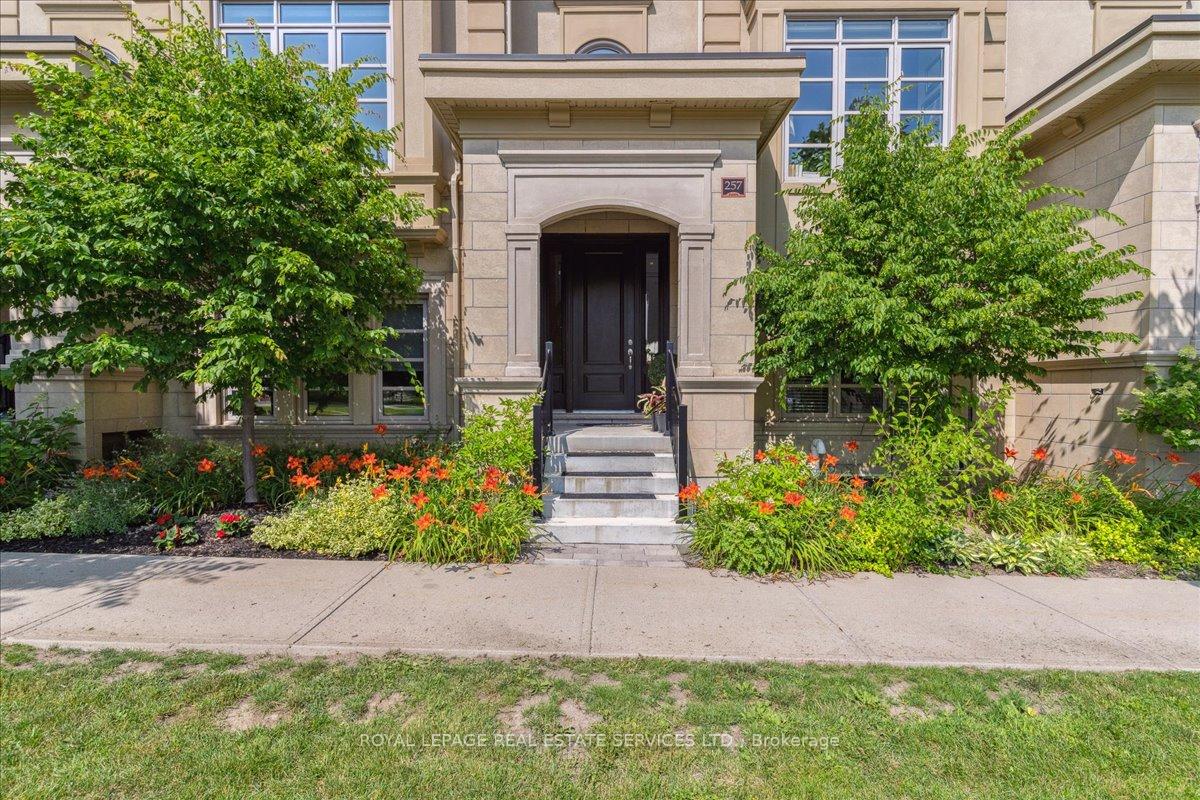 Photo 2 of 257 Hanover Street, Oakville, West — HOMEH