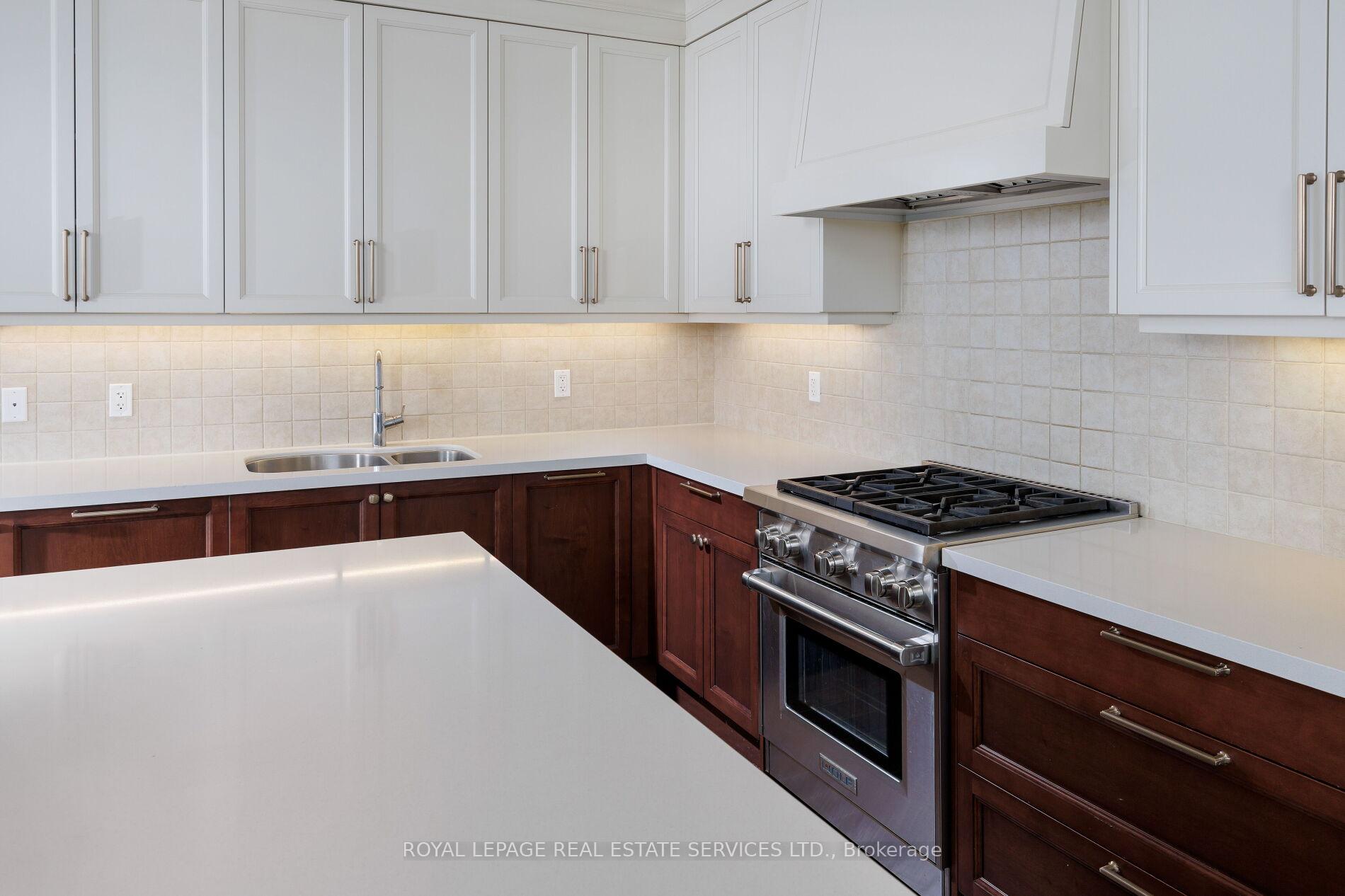 Photo 11 of 257 Hanover Street, Oakville, West — HOMEH