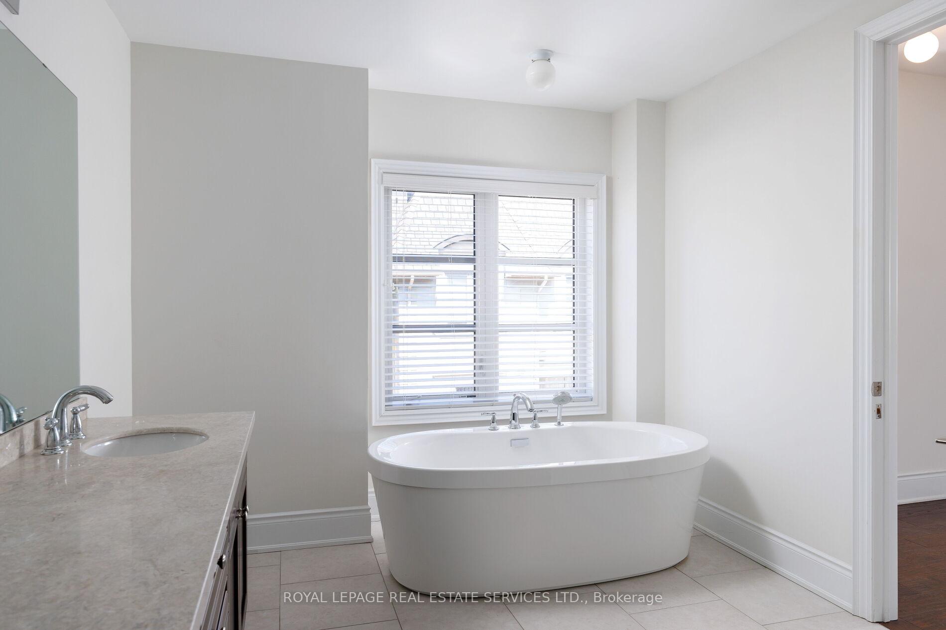 Photo 18 of 257 Hanover Street, Oakville, West — HOMEH