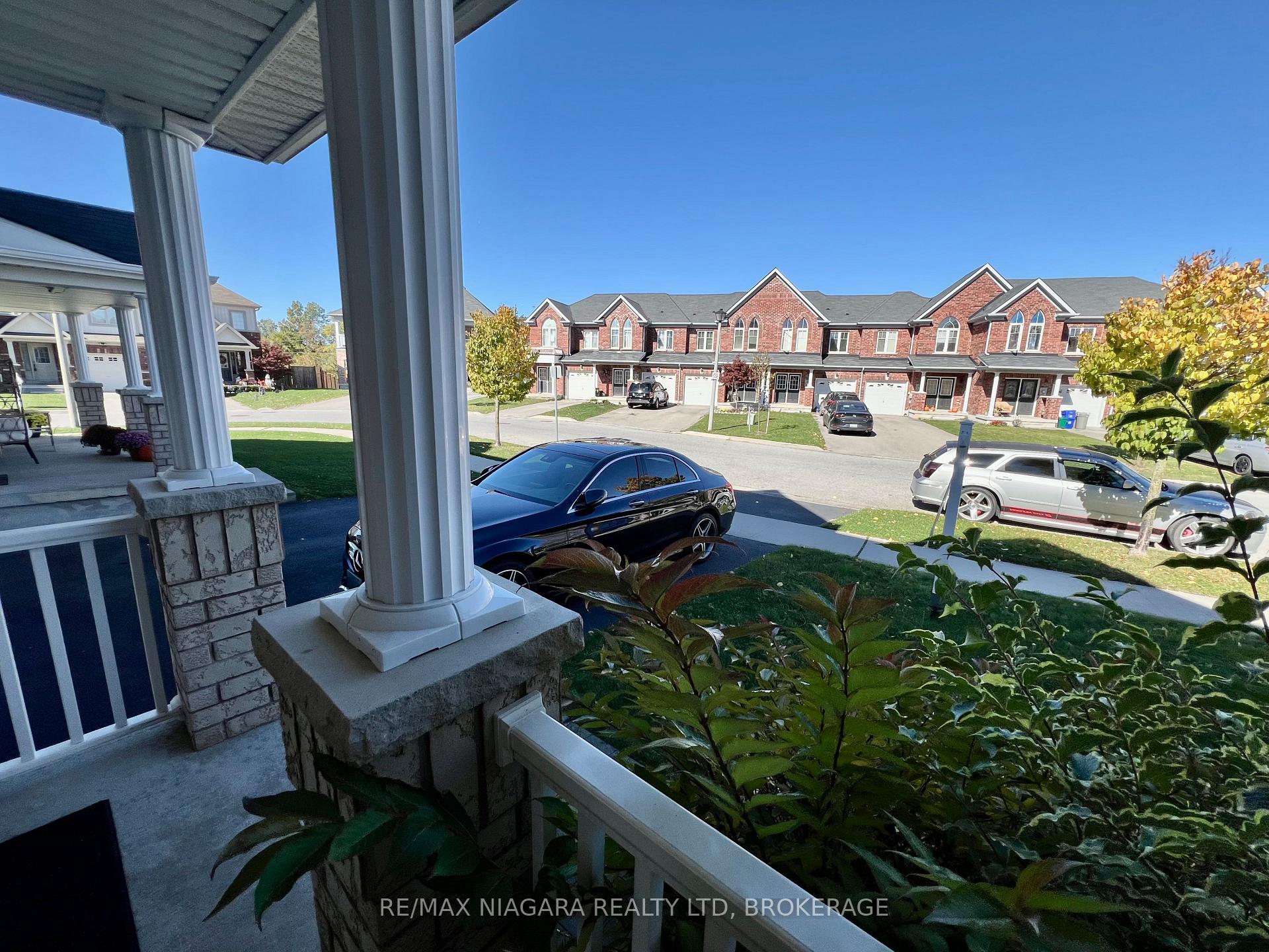 Photo 5 of 11 Keith Crescent, St. Catharines, Burleigh Hill — HOMEH