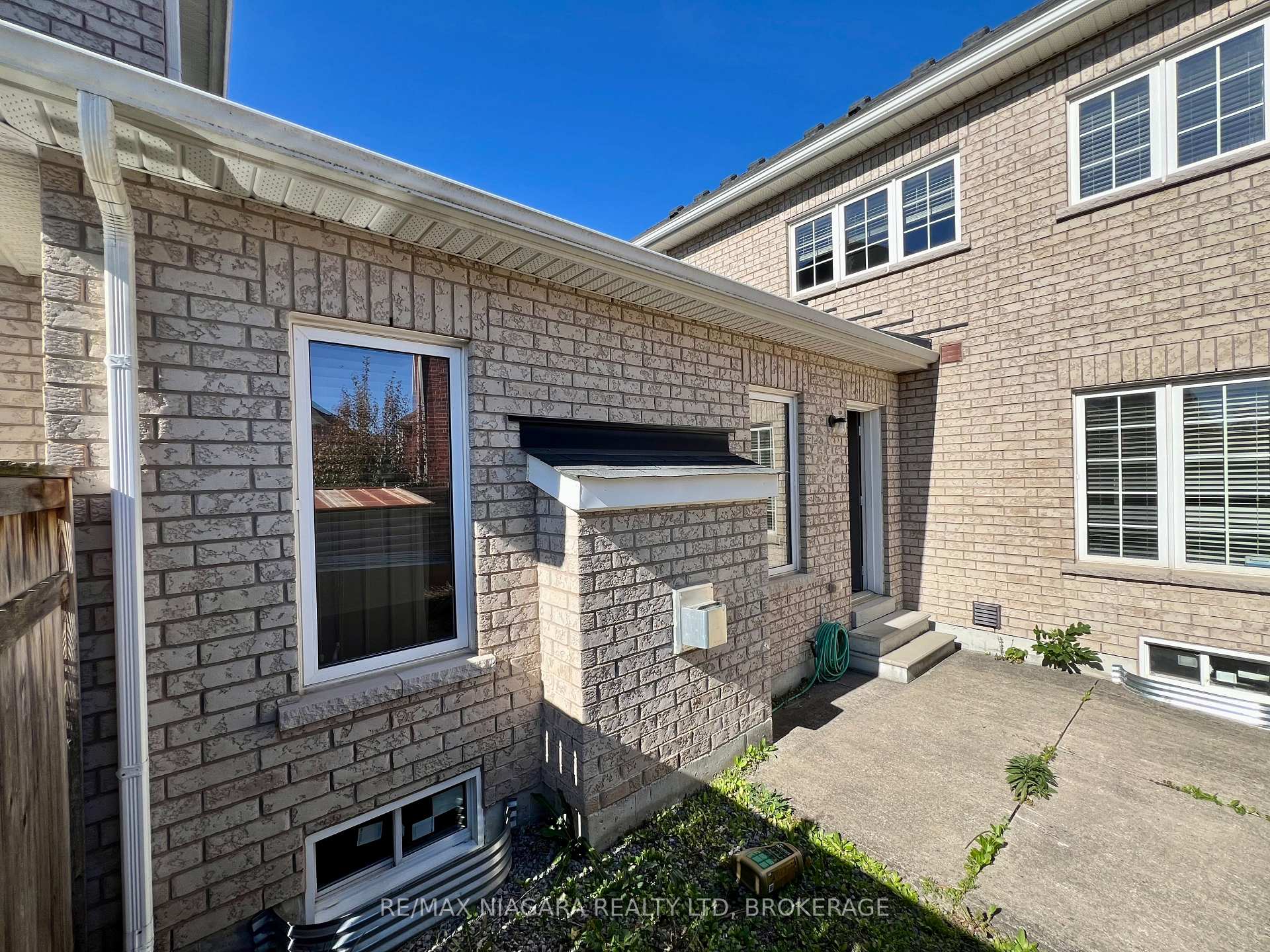 Photo 18 of 11 Keith Crescent, St. Catharines, Burleigh Hill — HOMEH