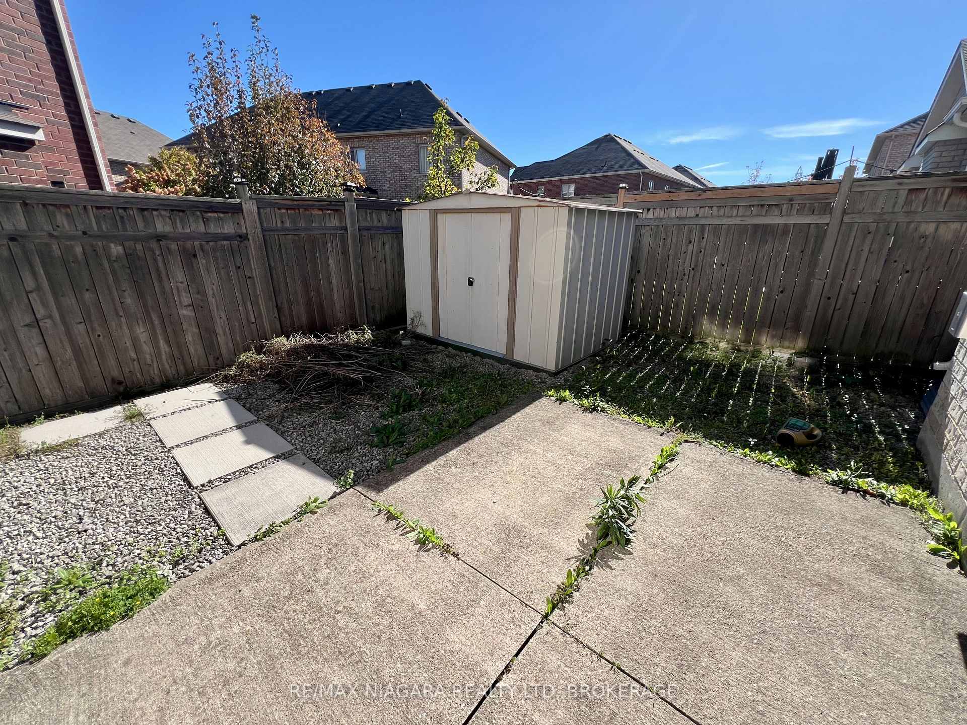 Photo 20 of 11 Keith Crescent, St. Catharines, Burleigh Hill — HOMEH