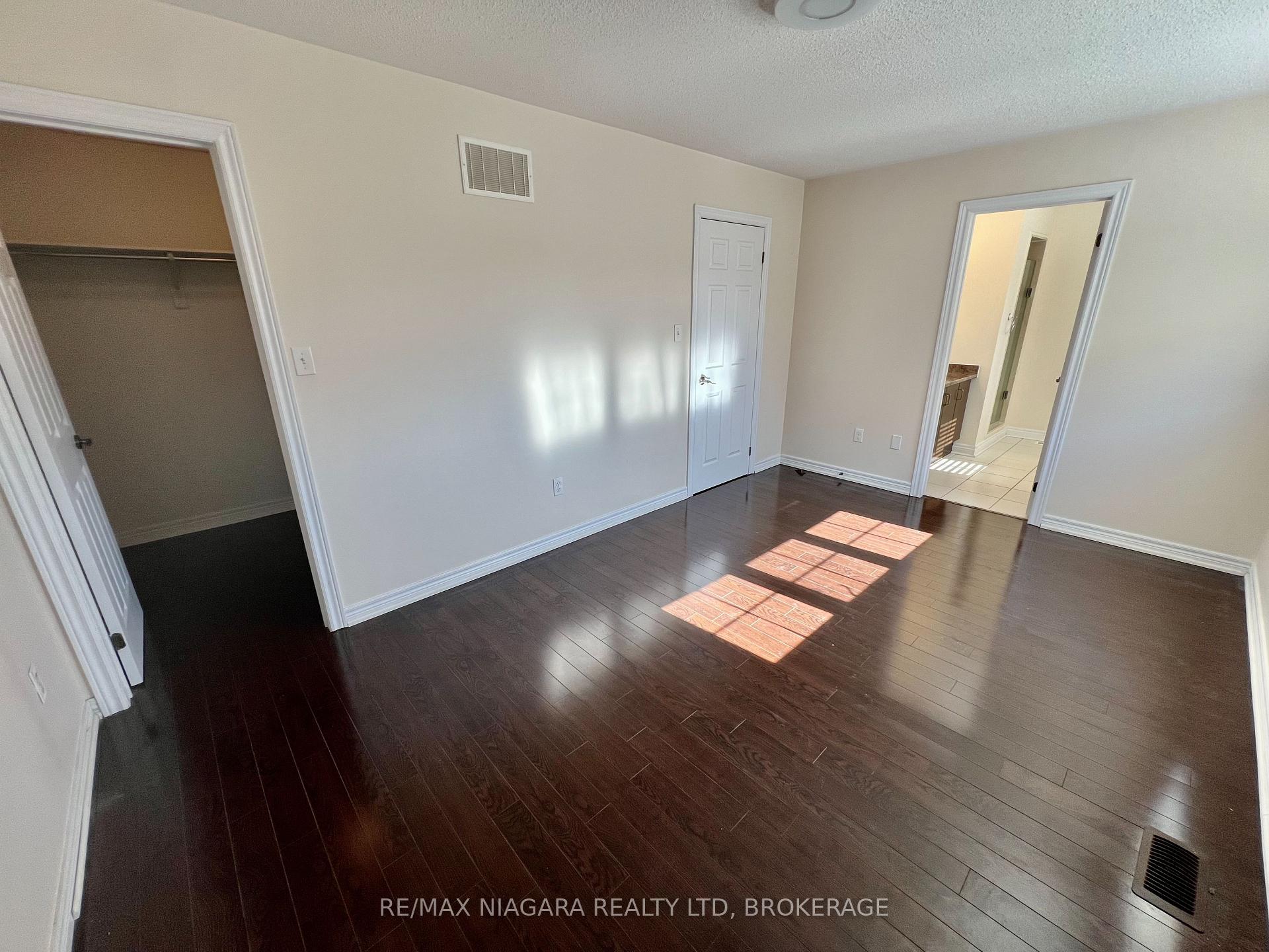 Photo 22 of 11 Keith Crescent, St. Catharines, Burleigh Hill — HOMEH