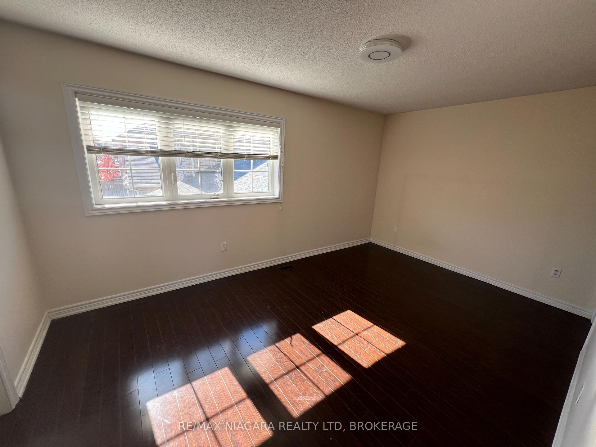 Photo 31 of 11 Keith Crescent, St. Catharines, Burleigh Hill — HOMEH