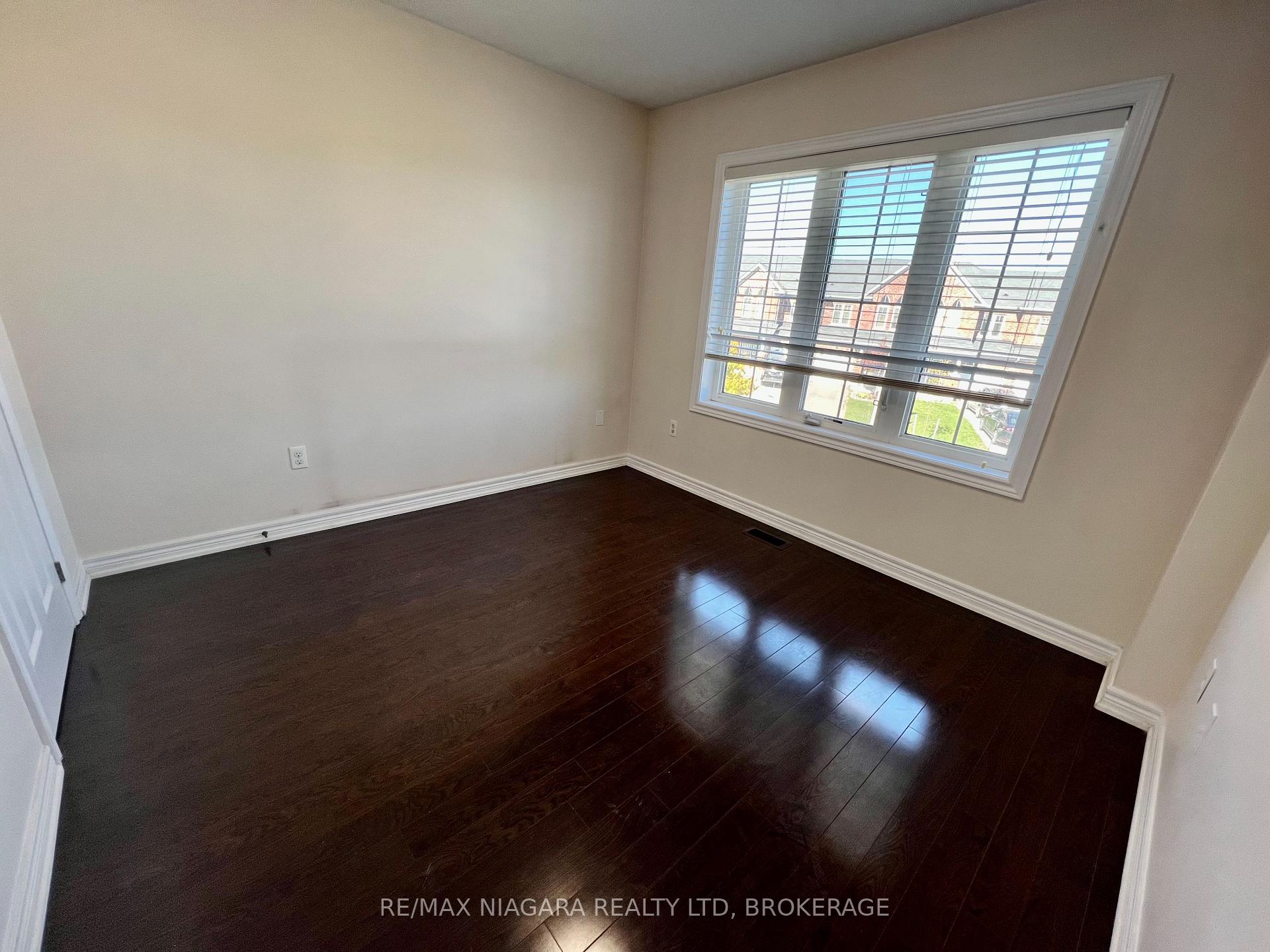 Photo 34 of 11 Keith Crescent, St. Catharines, Burleigh Hill — HOMEH