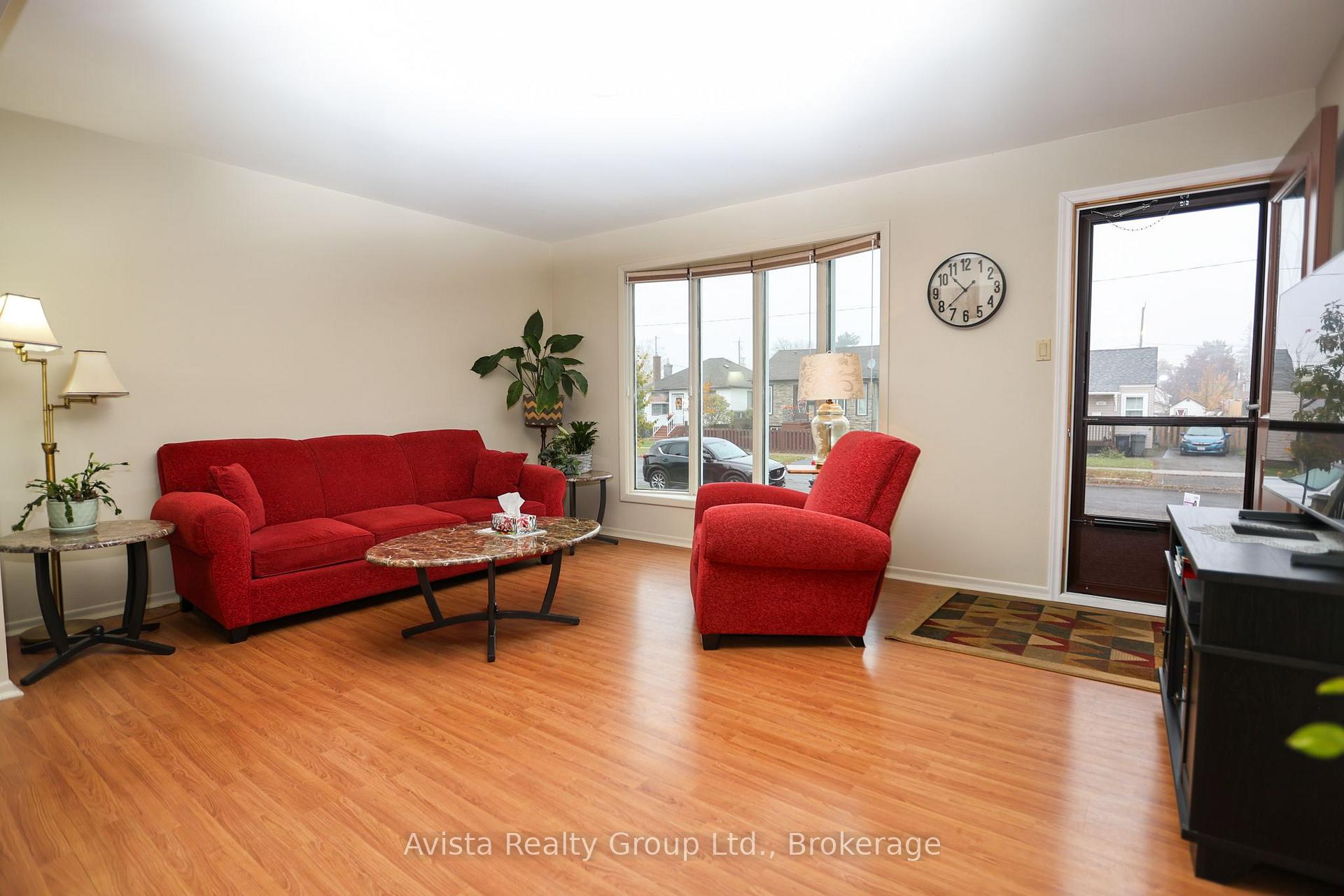 Photo 4 of 426 Christina Street E, Thunder Bay, Westfort — HOMEH