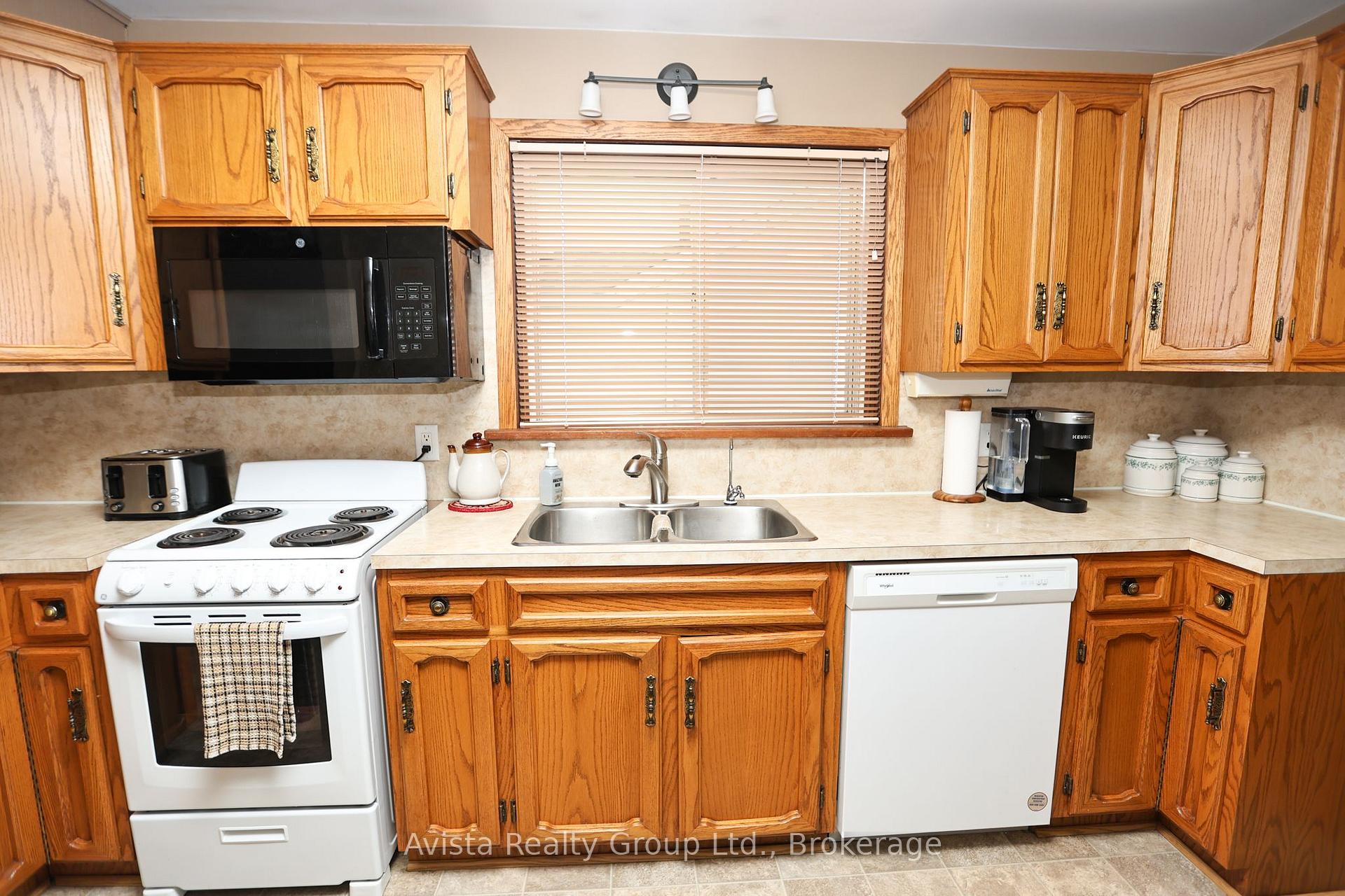 Photo 7 of 426 Christina Street E, Thunder Bay, Westfort — HOMEH