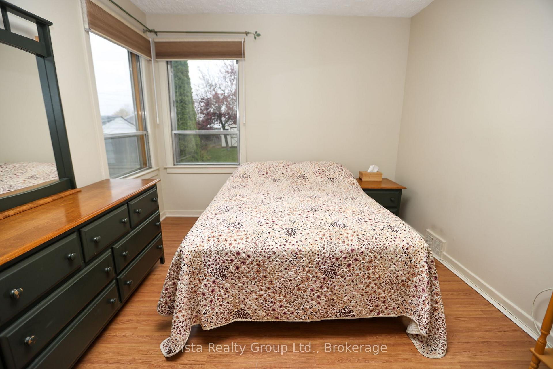 Photo 12 of 426 Christina Street E, Thunder Bay, Westfort — HOMEH