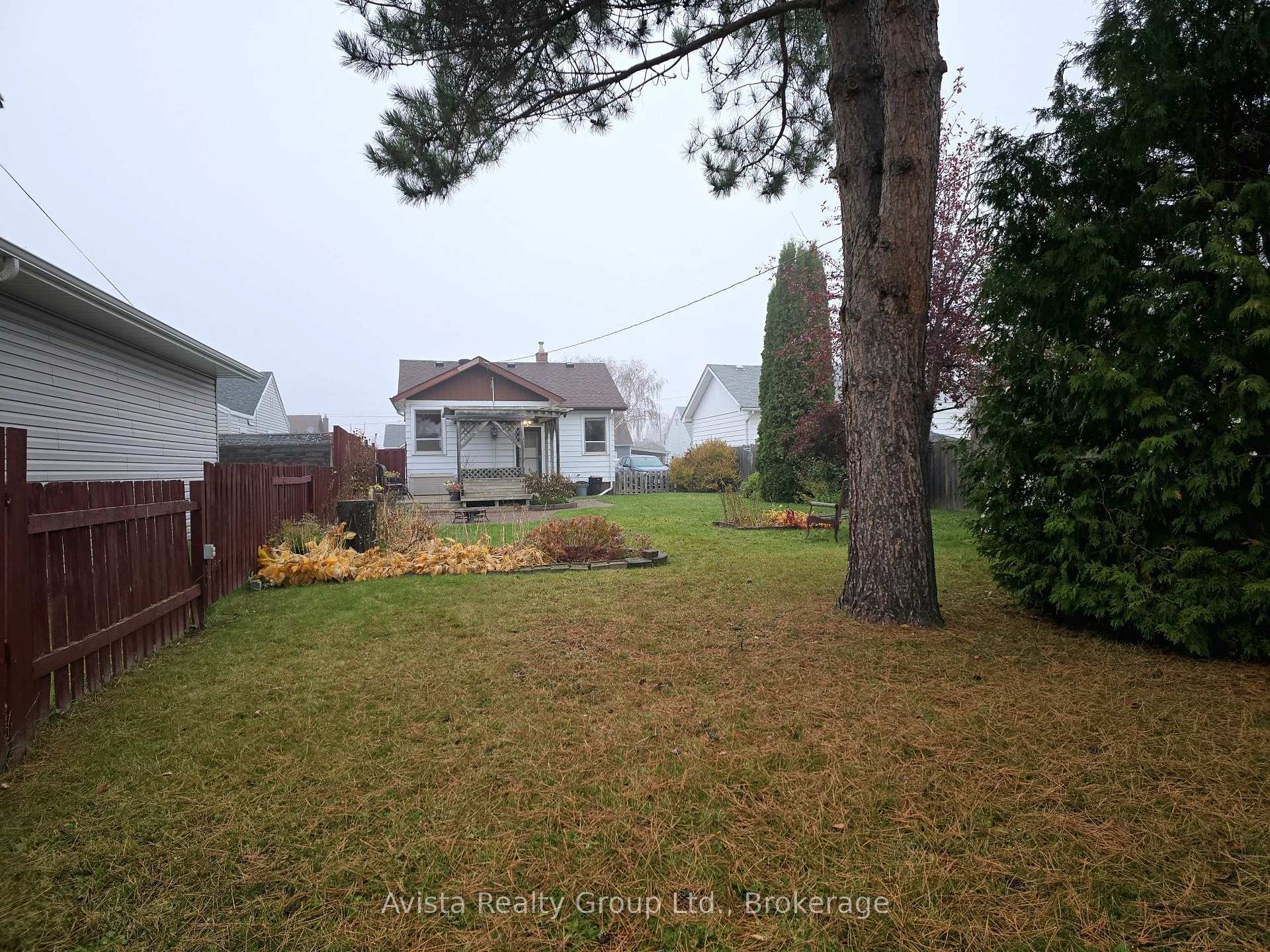 Photo 38 of 426 Christina Street E, Thunder Bay, Westfort — HOMEH