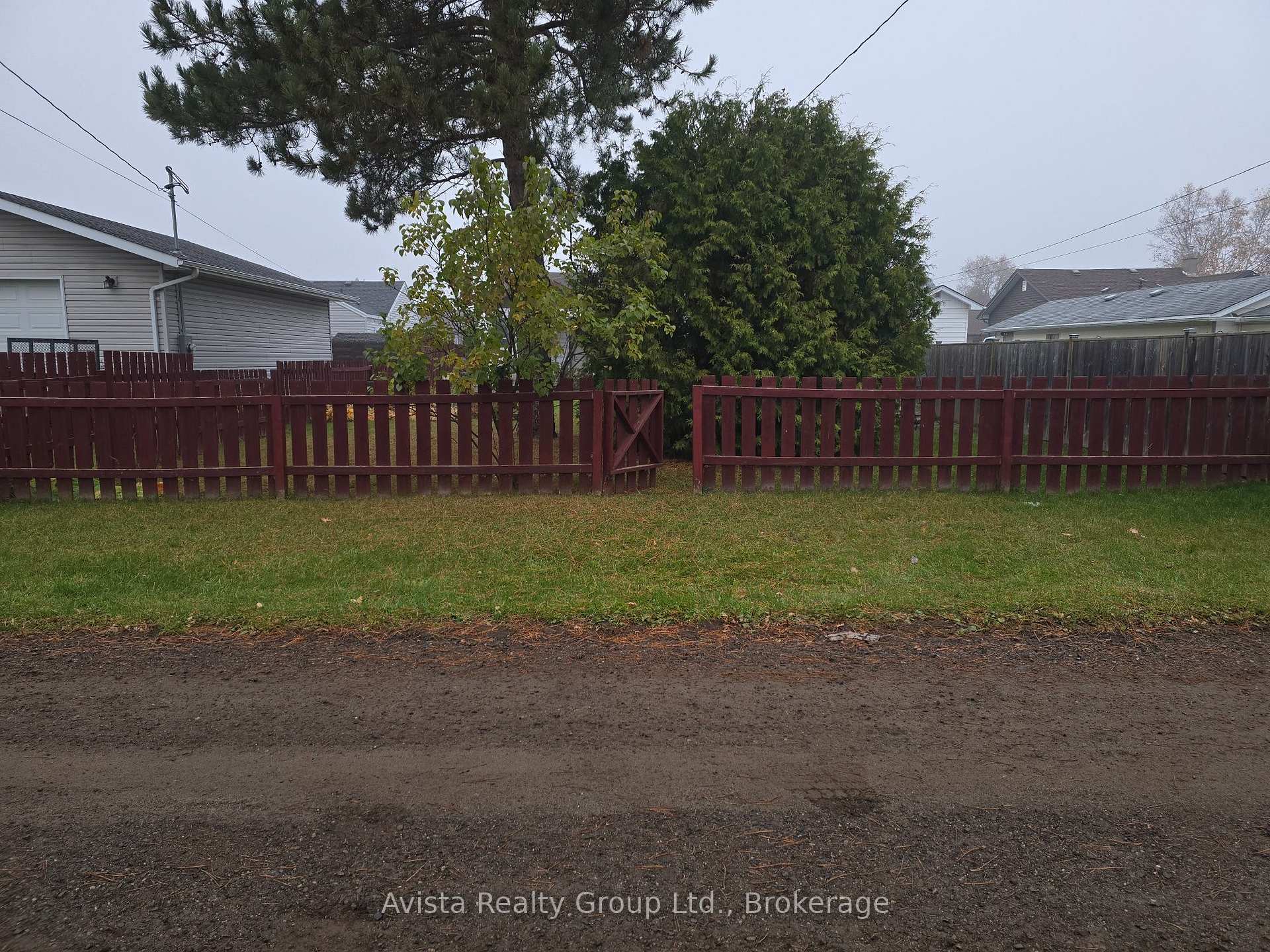 Photo 39 of 426 Christina Street E, Thunder Bay, Westfort — HOMEH
