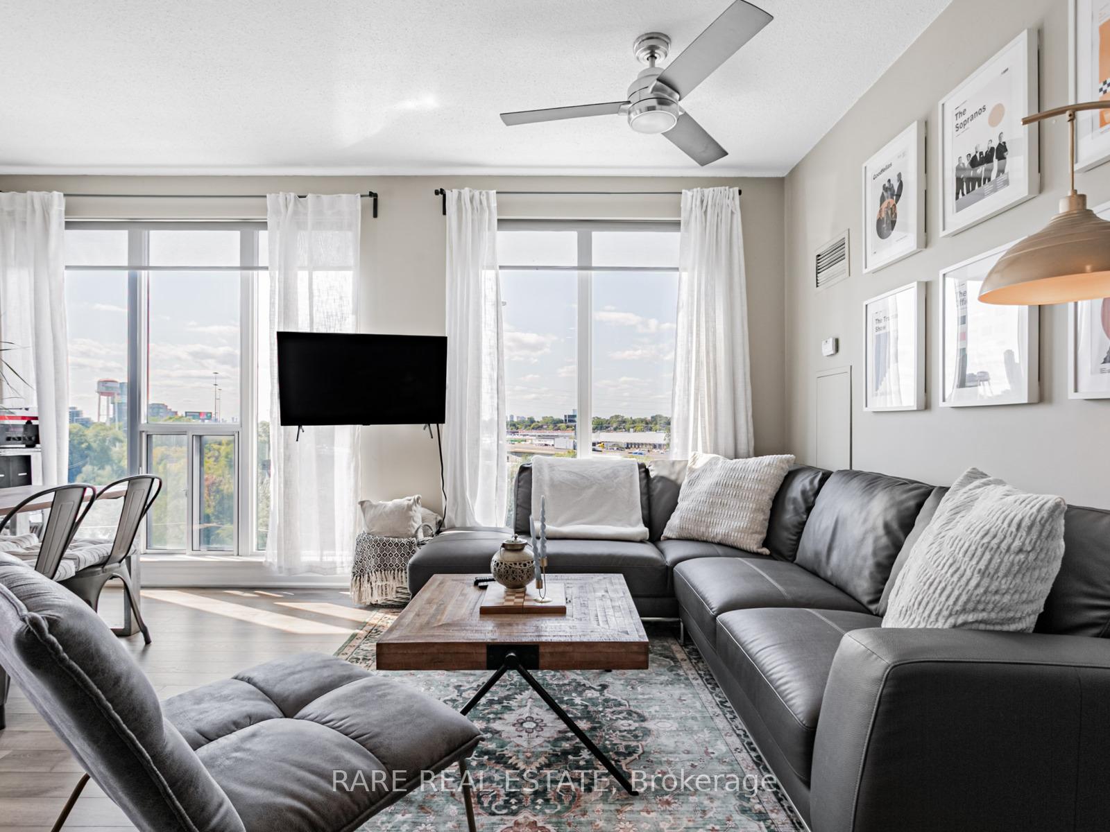 Front of Unit 703, 2119 Lake Shore Boulevard W