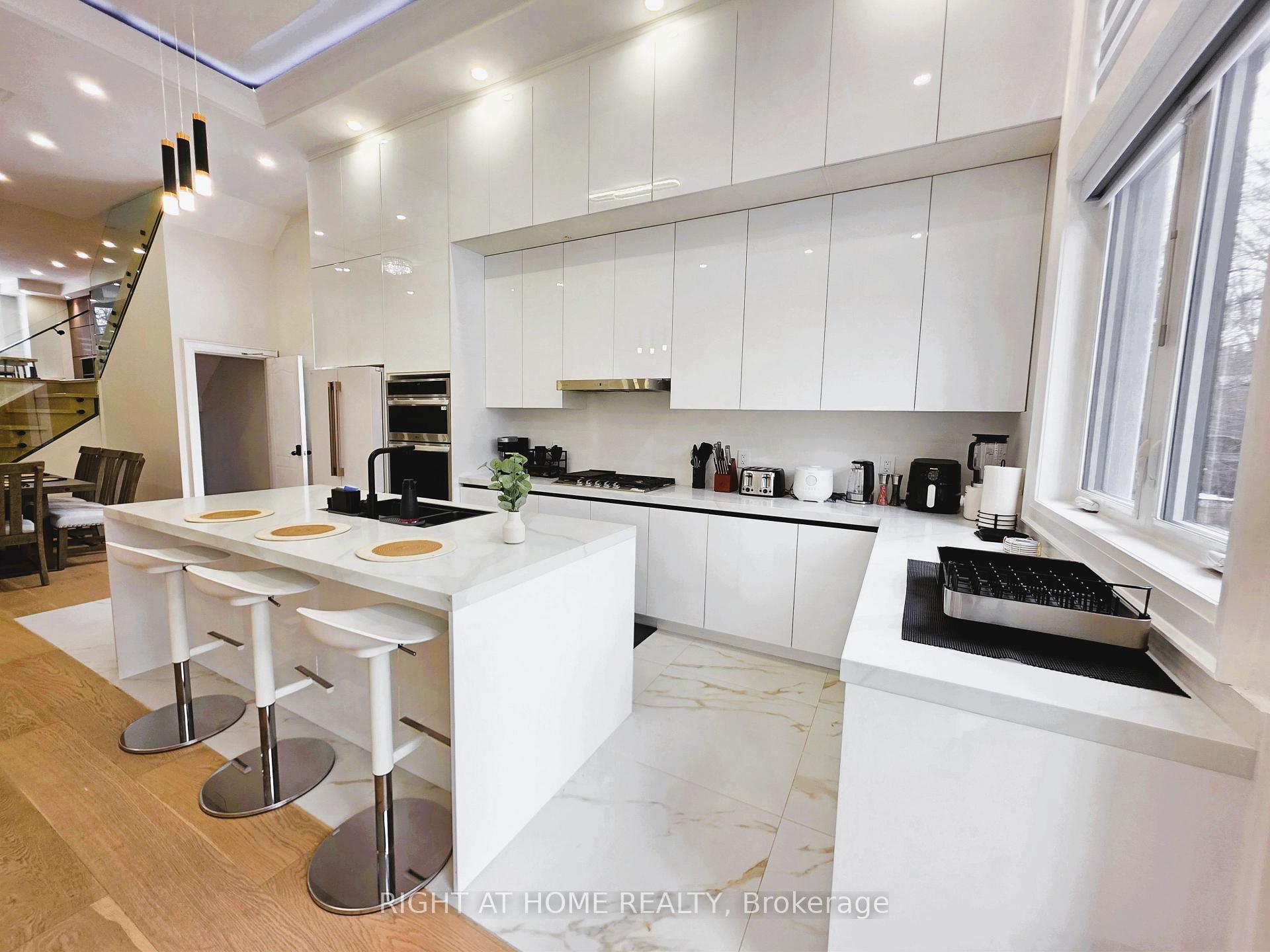 Photo 5 of 247 Ferris Road, Toronto, O'Connor-Parkview — HOMEH