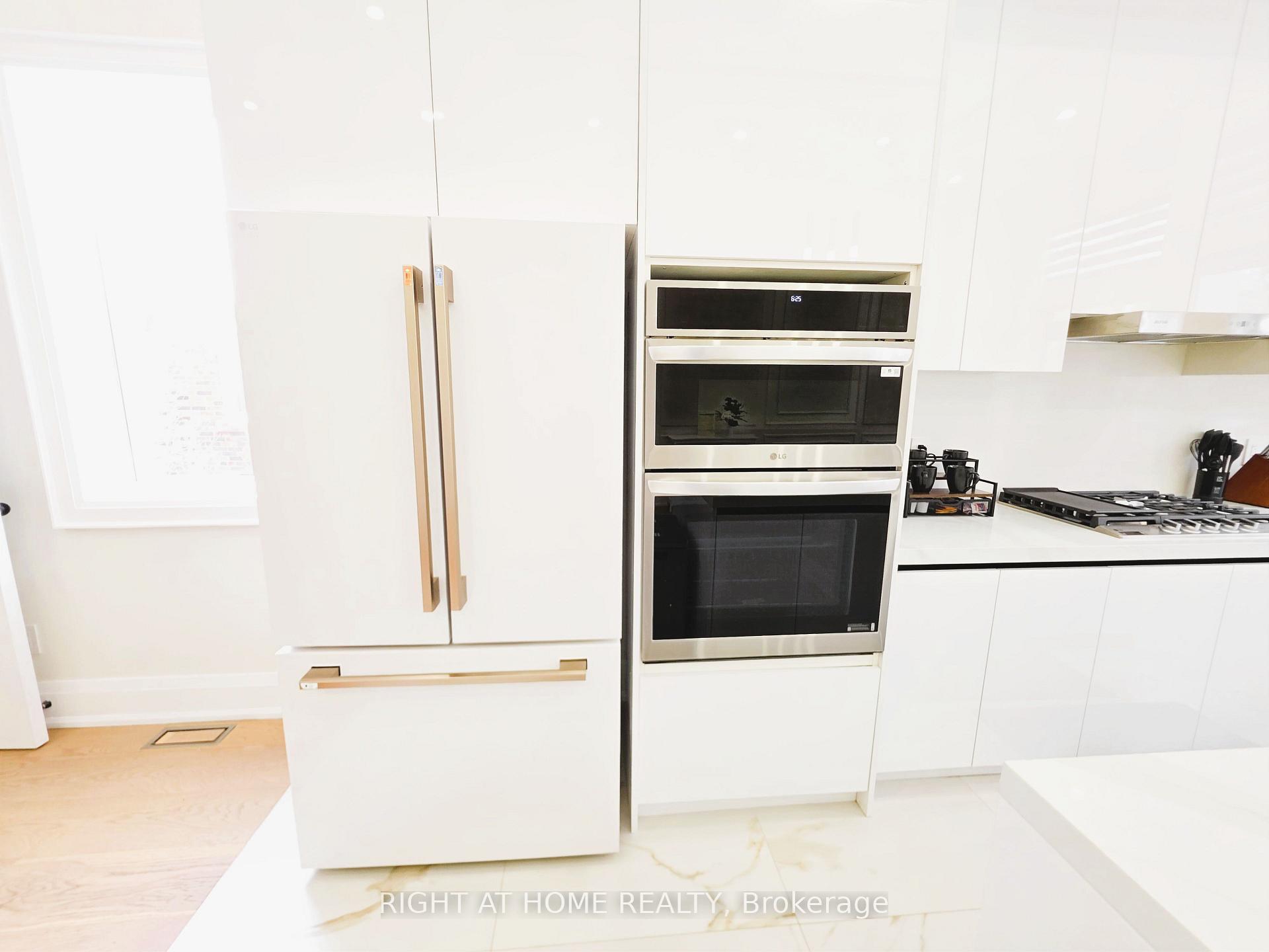 Photo 6 of 247 Ferris Road, Toronto, O'Connor-Parkview — HOMEH