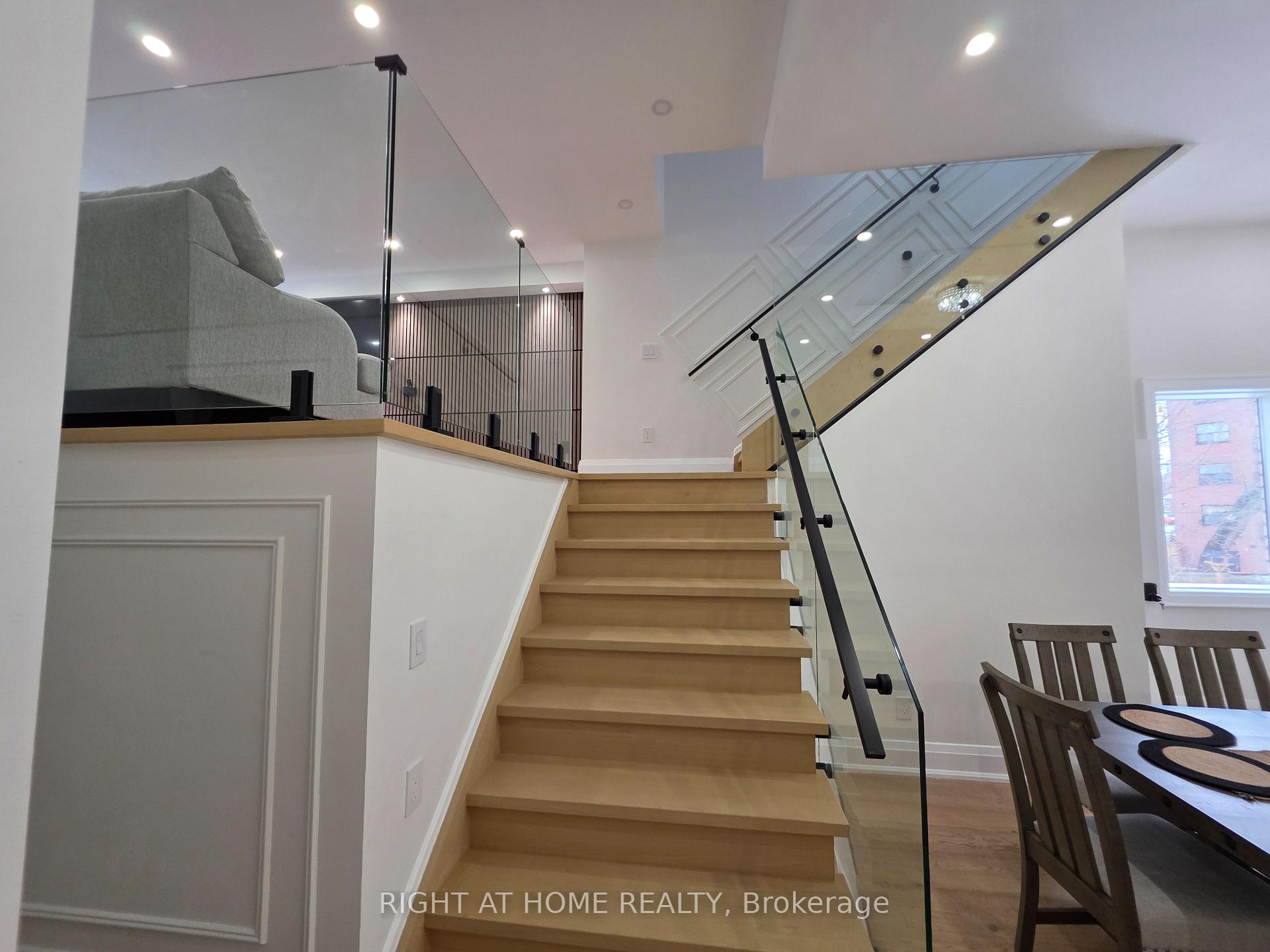 Photo 13 of 247 Ferris Road, Toronto, O'Connor-Parkview — HOMEH
