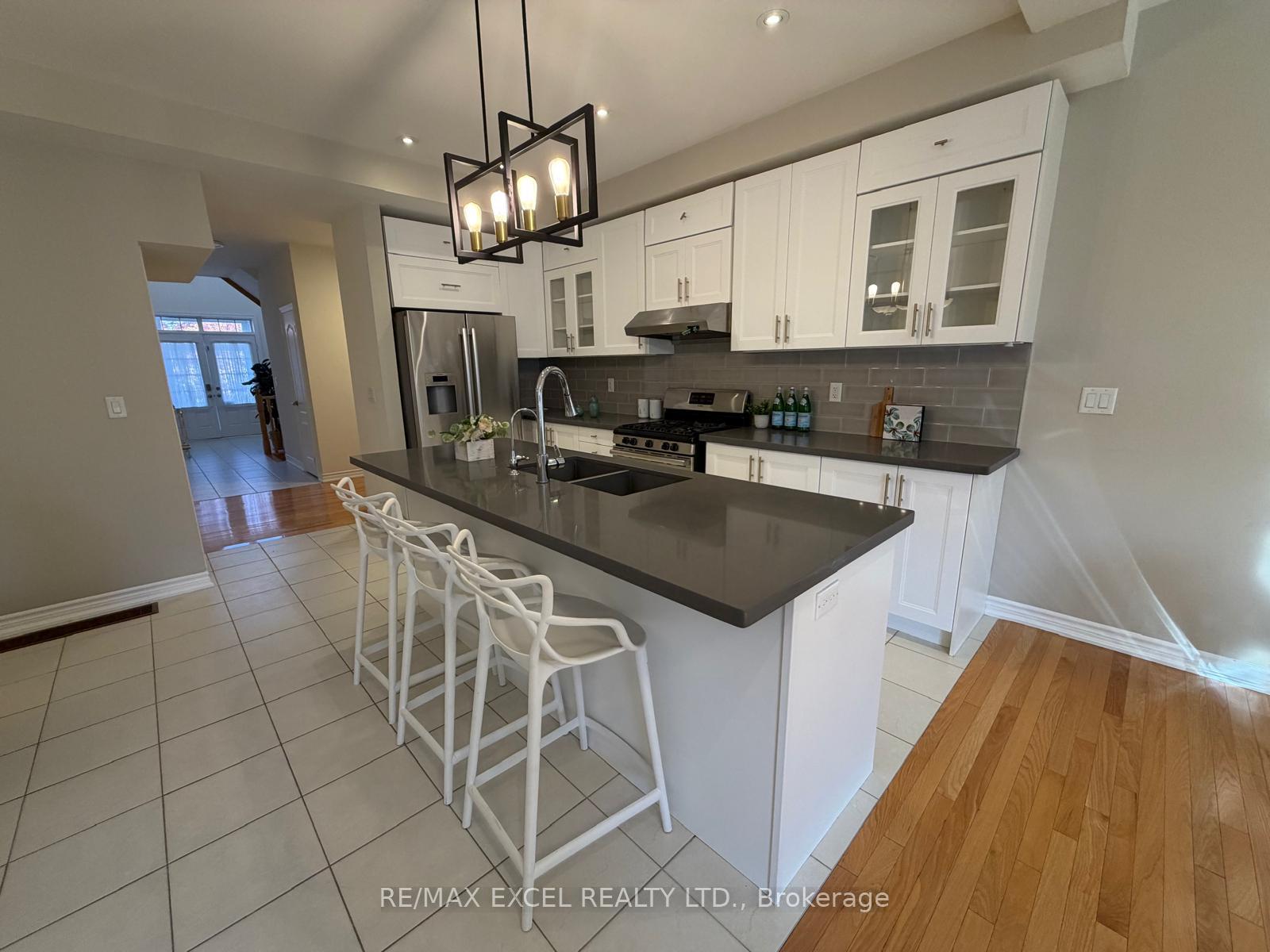 Photo 5 of 15 Zeng Cheng Drive, Markham, Victoria Square — HOMEH