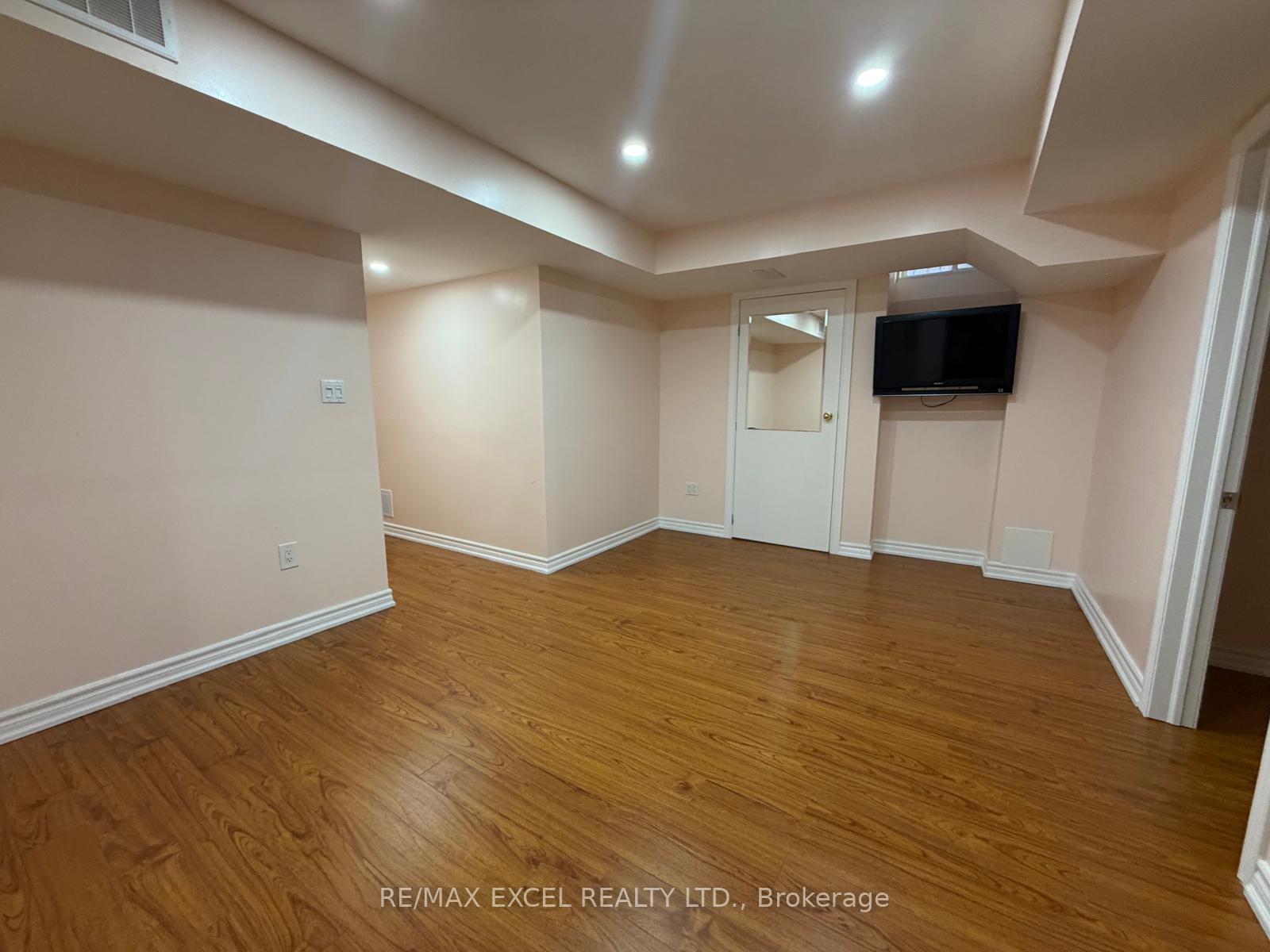 Photo 23 of 15 Zeng Cheng Drive, Markham, Victoria Square — HOMEH